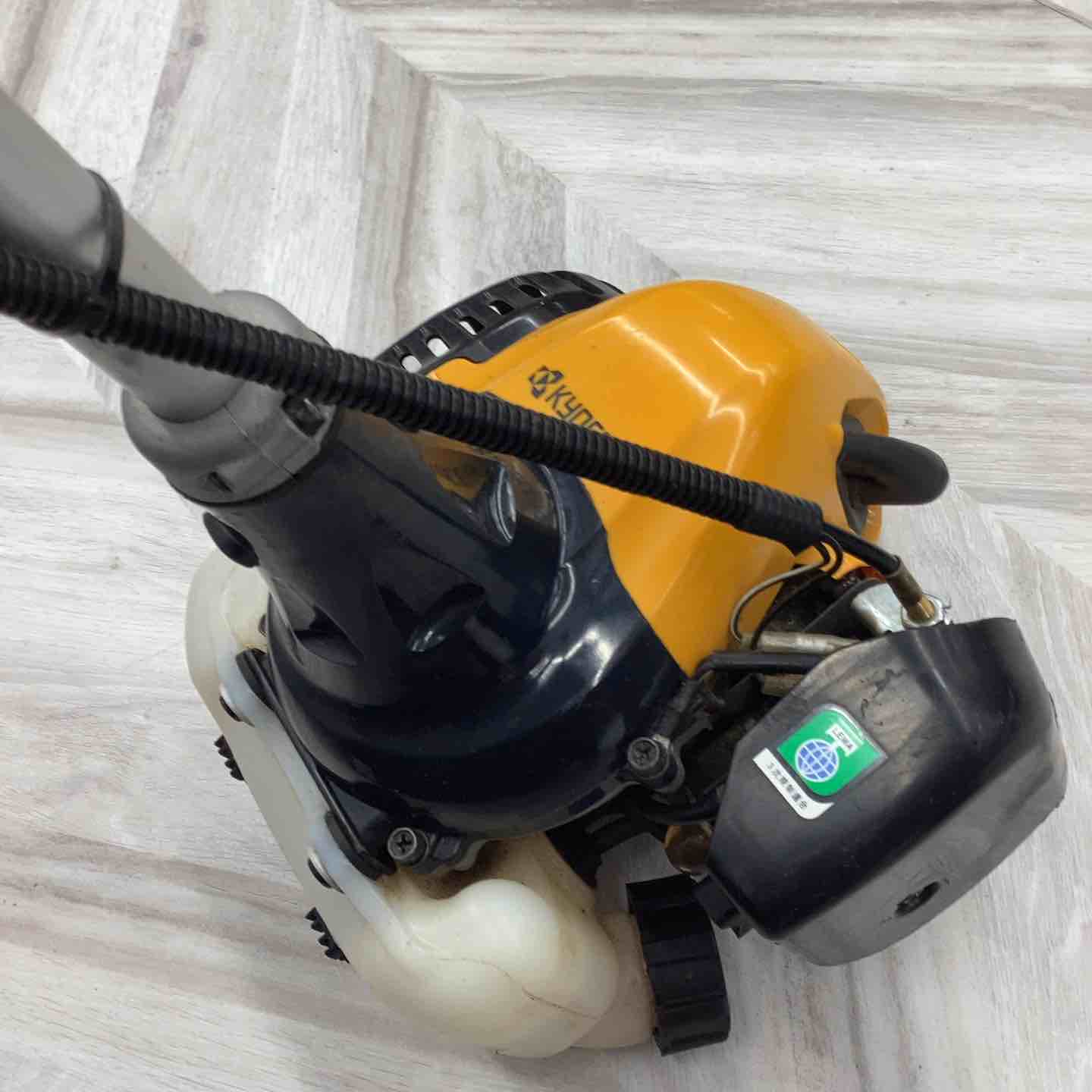 店頭受取り限定】京セラ(Kyocera) 旧リョービ エンジン刈払機 EKM-2300