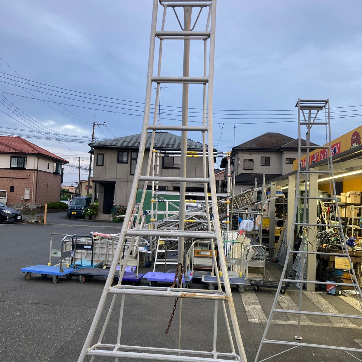 中古品/店頭受取り限定】メーカー不明 アルミ園芸三脚 10尺 園芸用