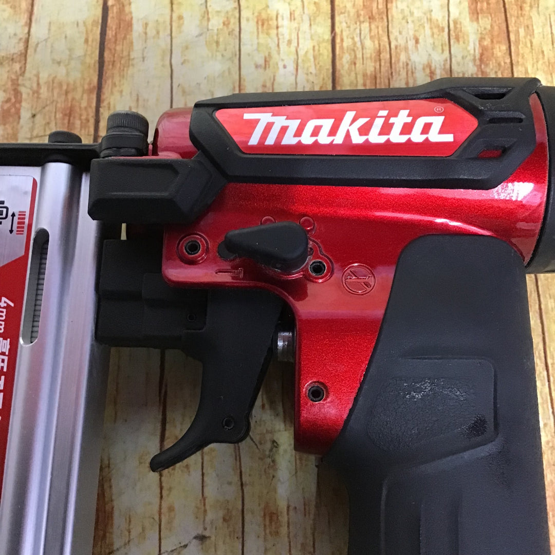 マキタ(makita) 高圧エアタッカ AT425HE【川崎店】