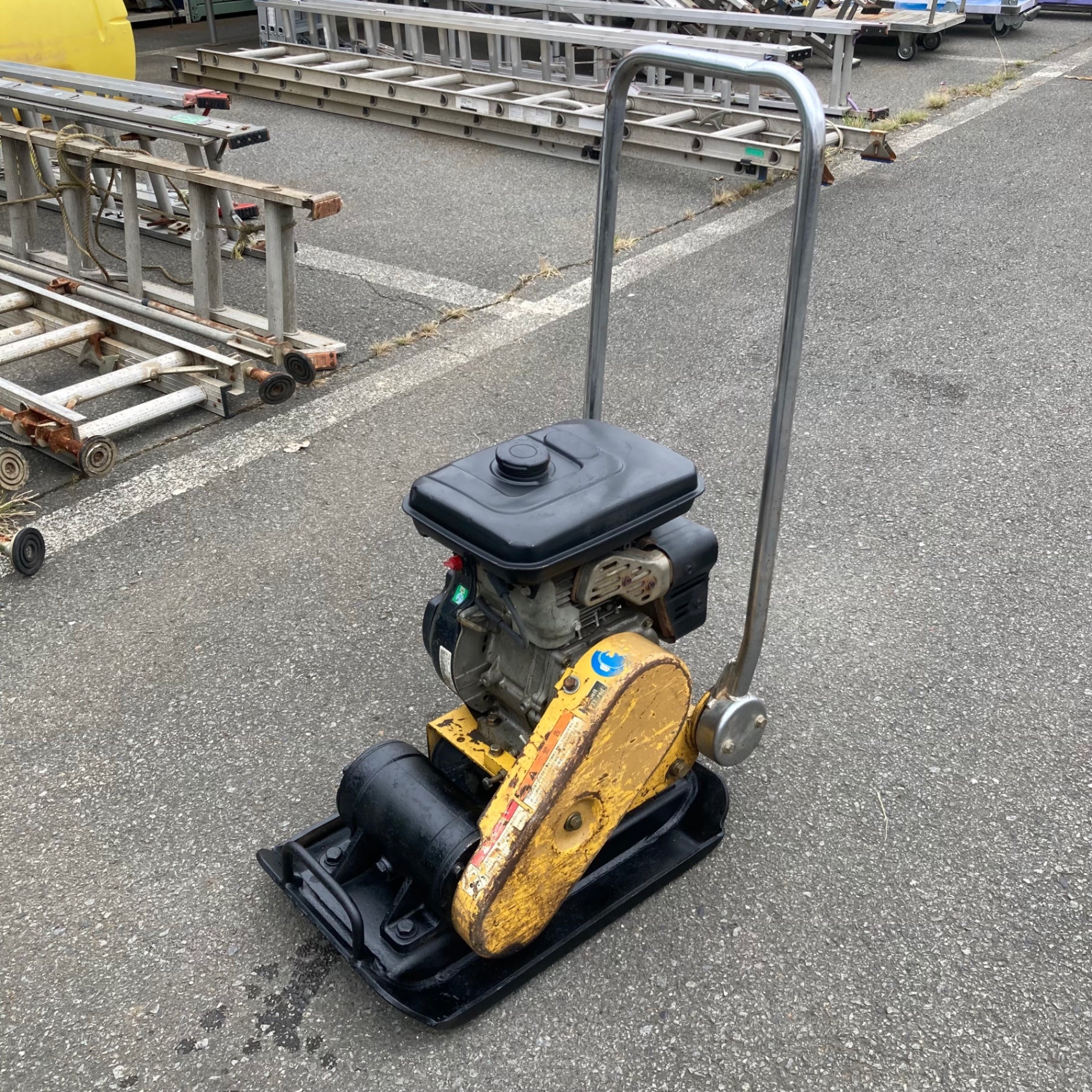 Sakado Express様出品 リクルート黒無地 ストレッチ タイトスカート(セットアップ可能