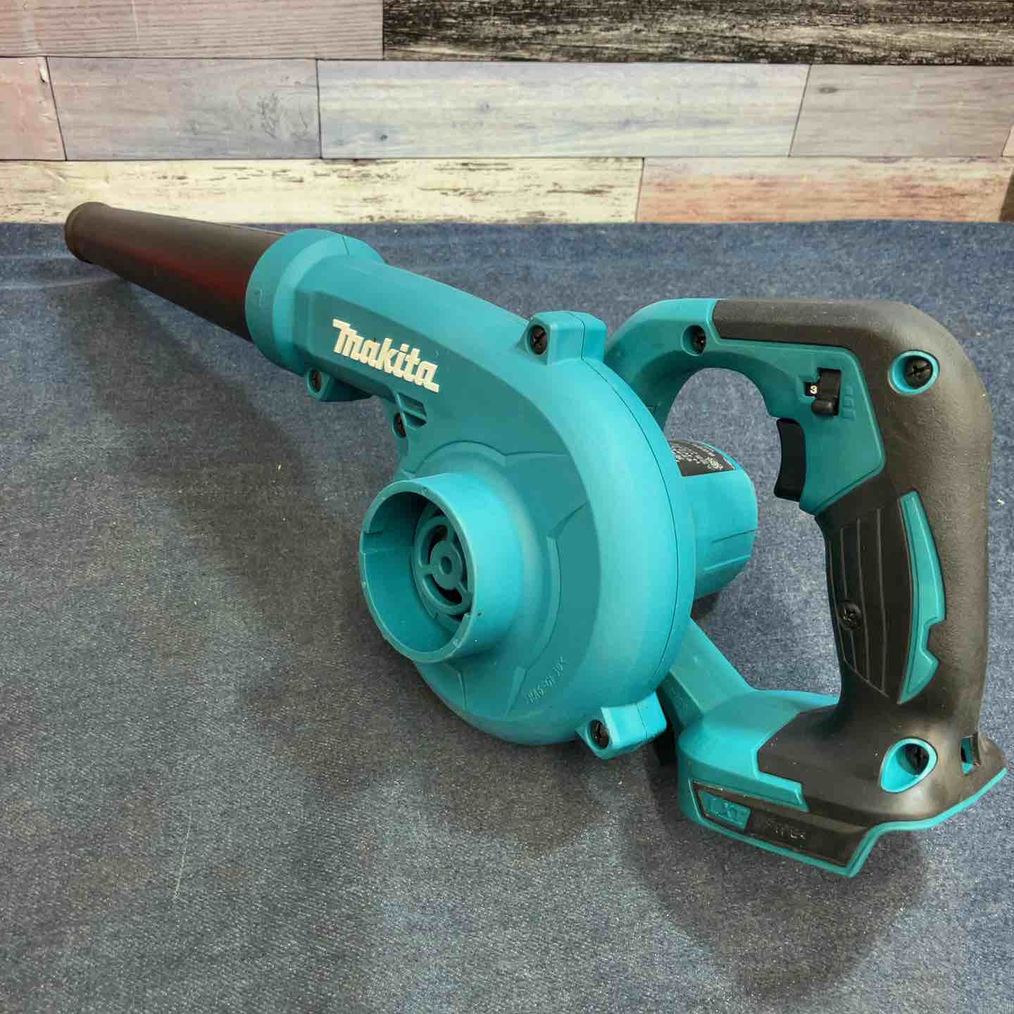 ★マキタ(makita) 充電式ブロワ UB144DZ【八潮店】 ☆マキタ(makita) 充電式ブロワ UB144DZ【八潮店】 – アクトツール