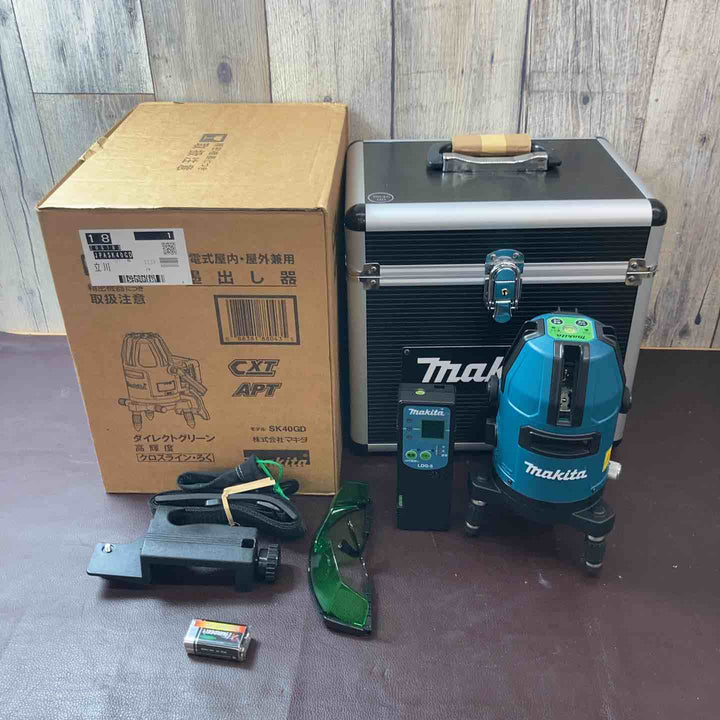 【未使用品(店頭展示品)】 マキタ(makita) 10.8V グリーンレーザー墨出し器 SK40GD 受光器・三脚・バッテリー・充電器付き フルセット品 【東大和店】