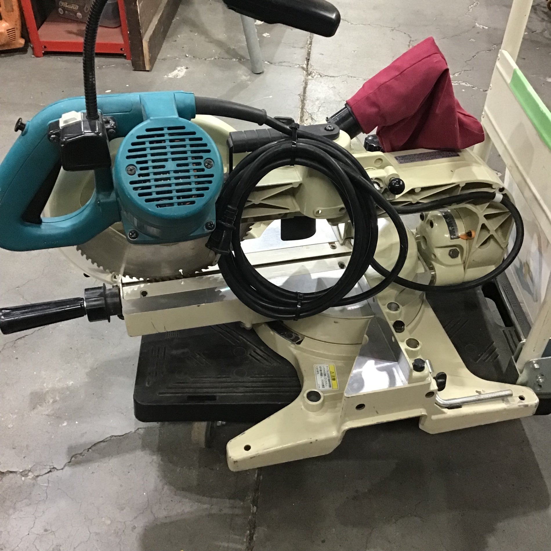 ☆マキタ(makita) 260mm 卓上スライドマルノコ LS1014【川口店