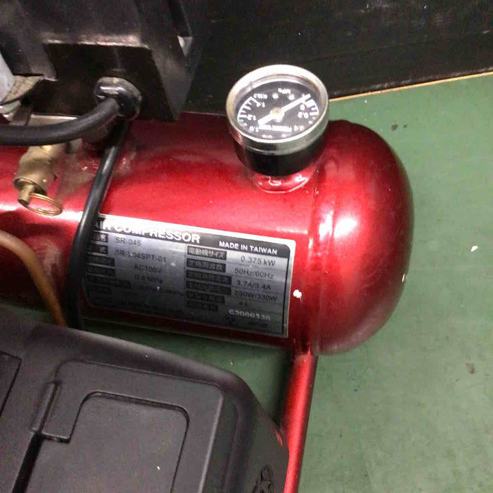 ◇藤原産業 (SK11) オイルレス エアーコンプレッサー SR-045 タンク容量 4L SR-L04SPT-01【戸田店】