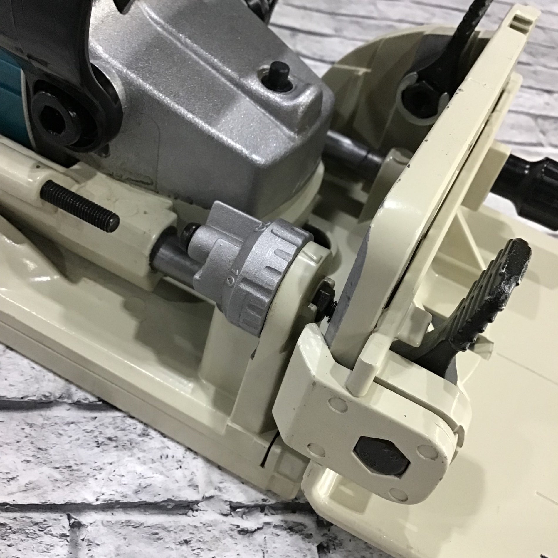 MAKITA マキタ ジョイントカッタ 3901 ケース付 マキタ makita ジョイントカッタ 3901の中古 中古C傷汚れあり 《埼玉