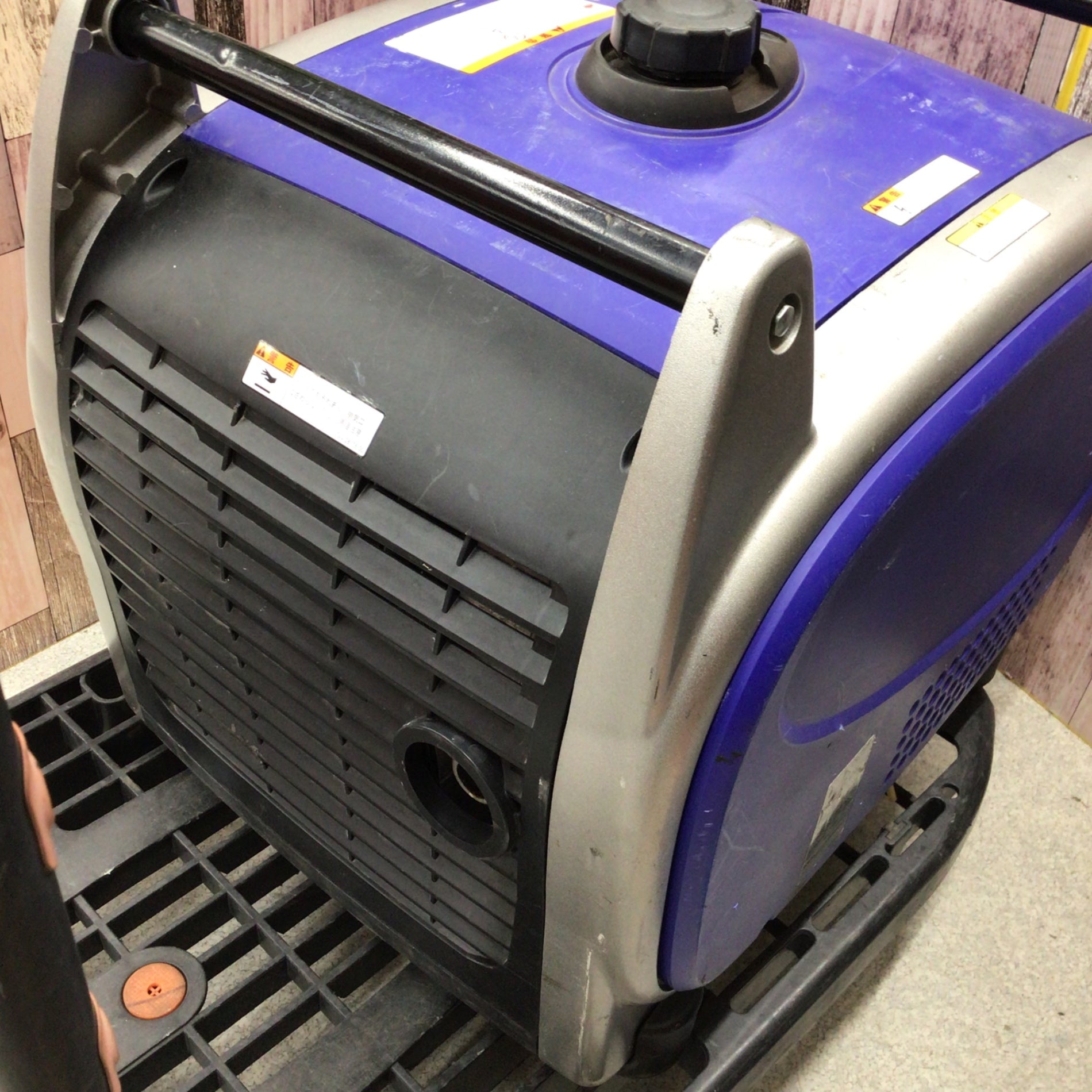 日立工機インバータ式発電機E20U