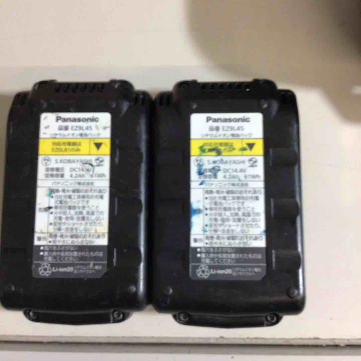 ◇パナソニック(Panasonic) コードレス全ネジカッター EZ4540LR2S-B【戸田店】