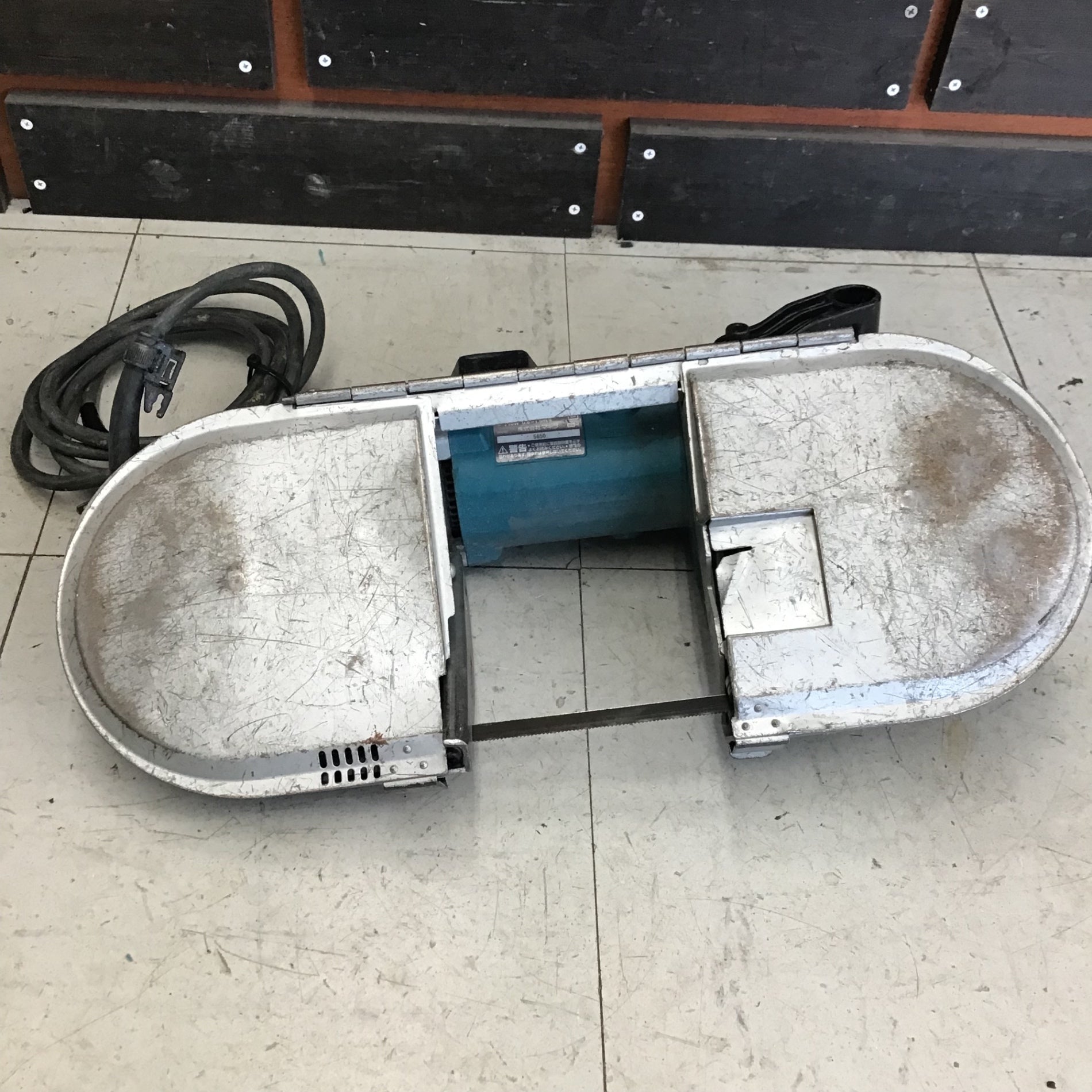 中古品】マキタ/makita ポータブルバンドソー 2107F 【鴻巣店】 – アクトツールオンラインショップ