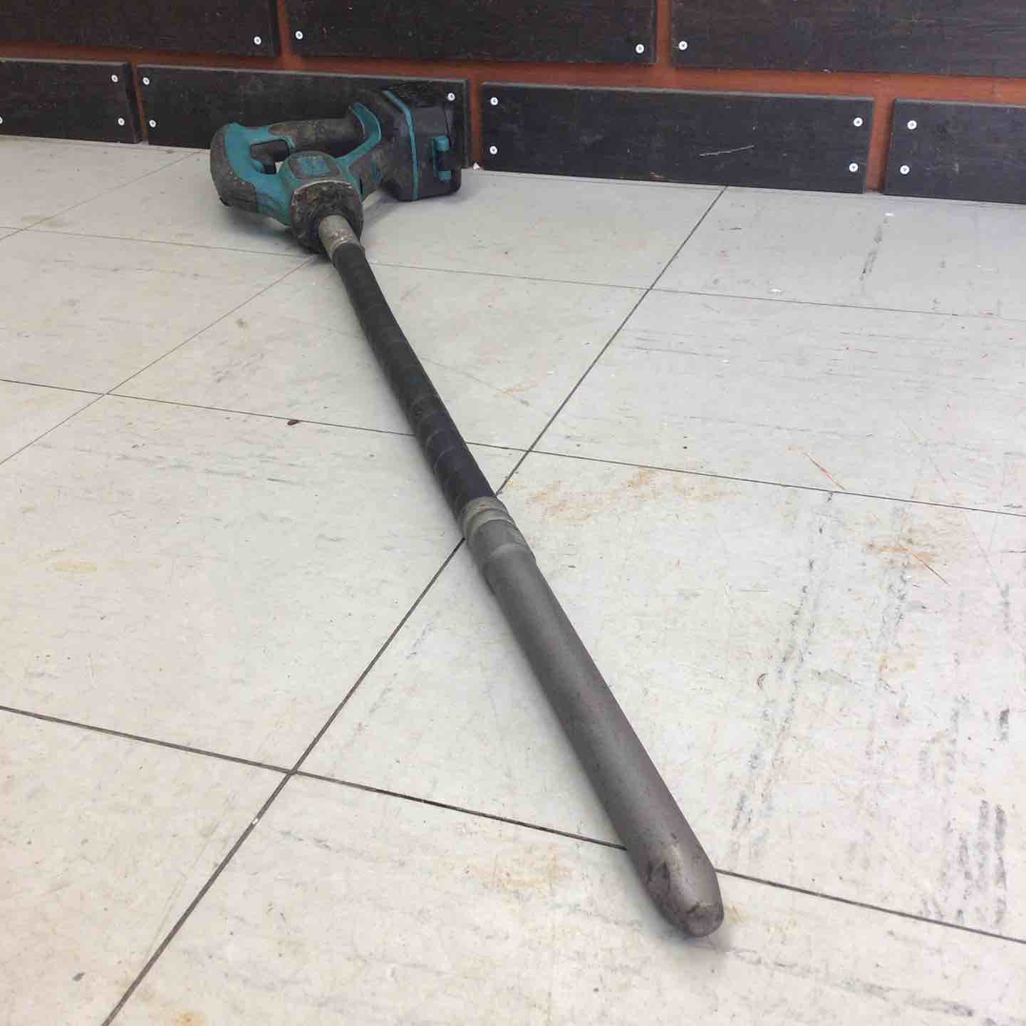 中古品】 マキタ/makita コンクリートバイブレータ VR440DZ 【鴻巣店