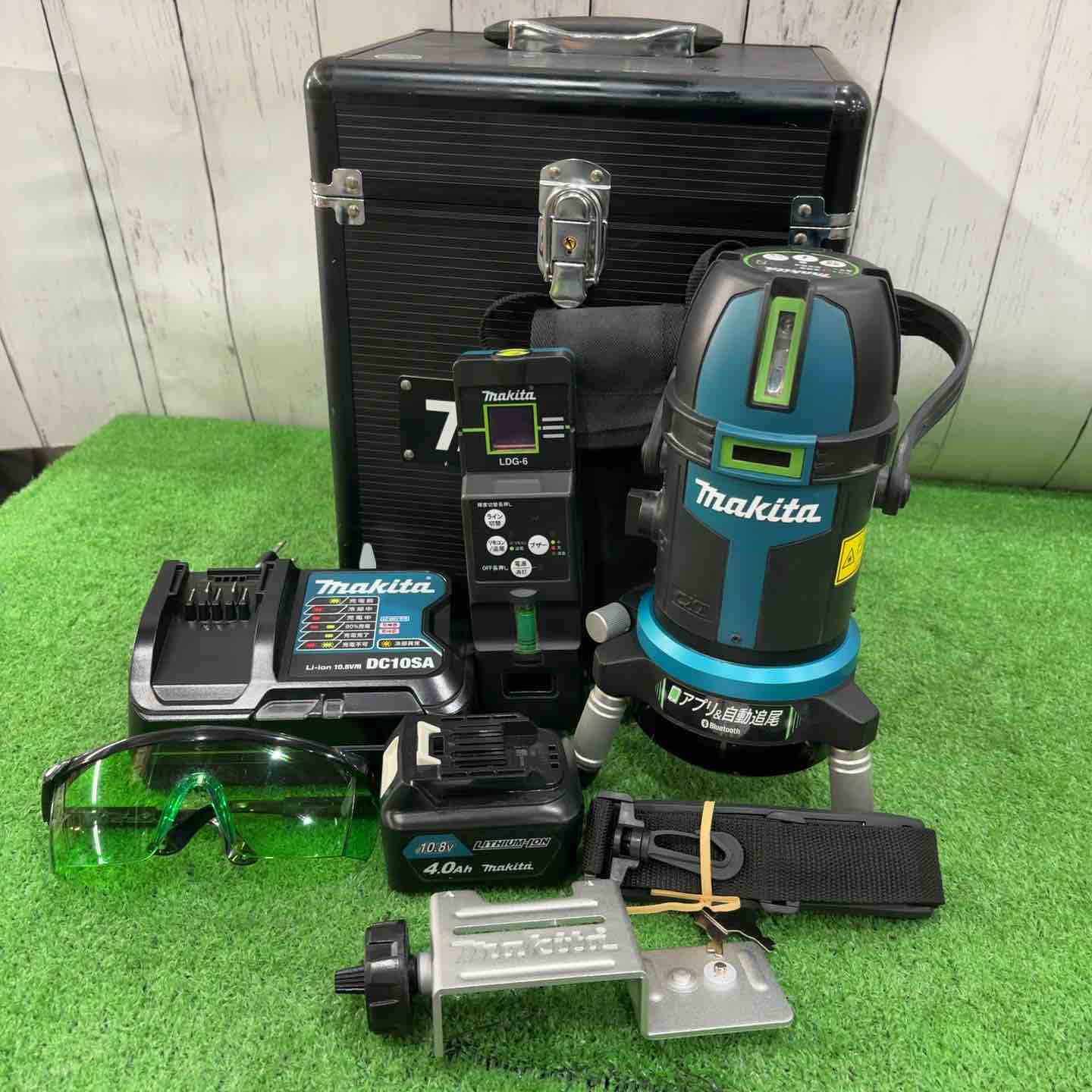 値下げしました！【中古】マキタ Makita SK20GD 墨出し器 グリーンレーザー バッテリ×1・充電器付き ※未校正の為ジャンク品扱い【ハンズクラフト佐賀】 値下げしました！【中古】マキタ Makita SK20GD 墨出し器 グリーン