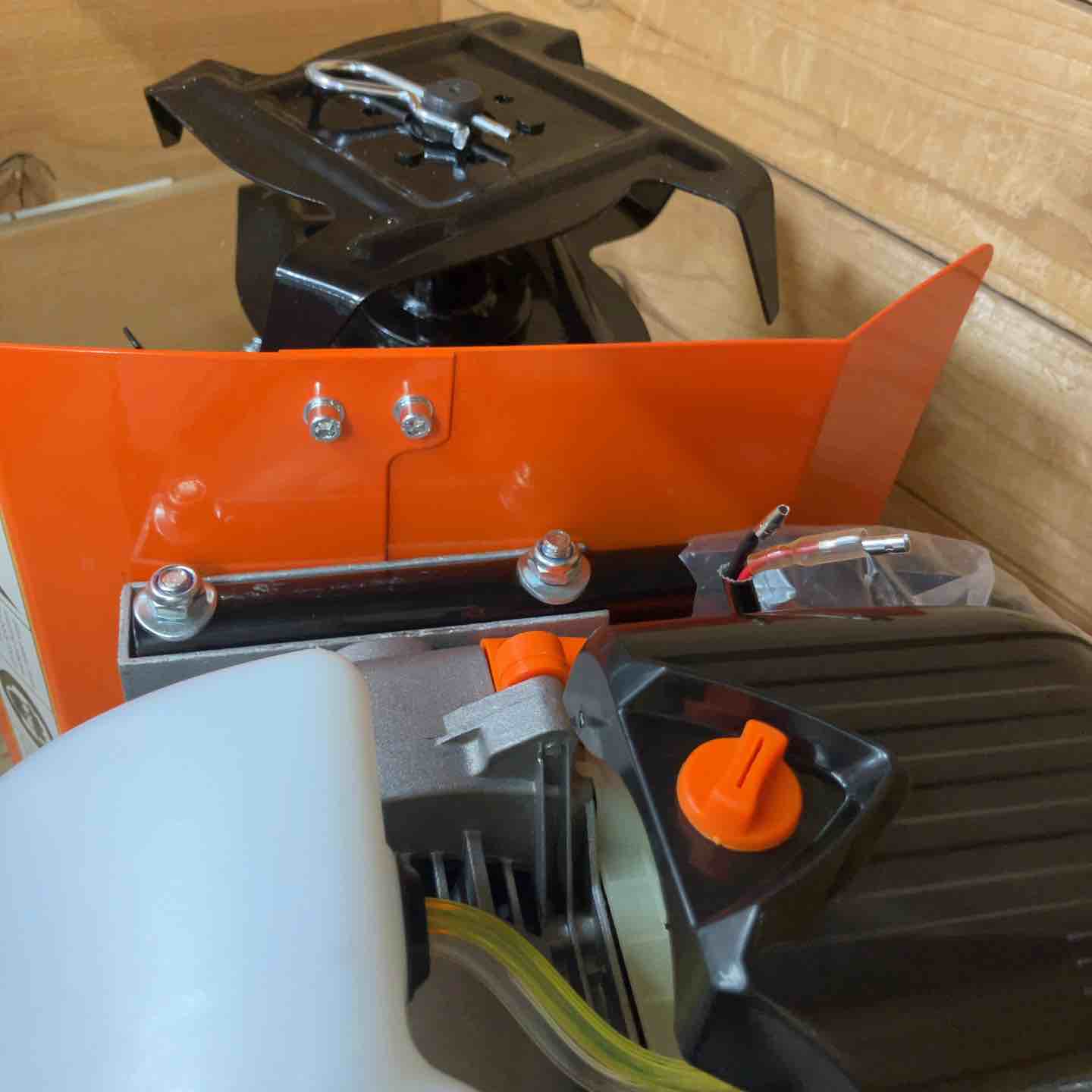 未使用品】Exect Familiar 145A 4ストローク 51cc 耕運機【所沢 未使用品】Exect Familiar 145A 4ストローク 51cc 耕運機【所沢