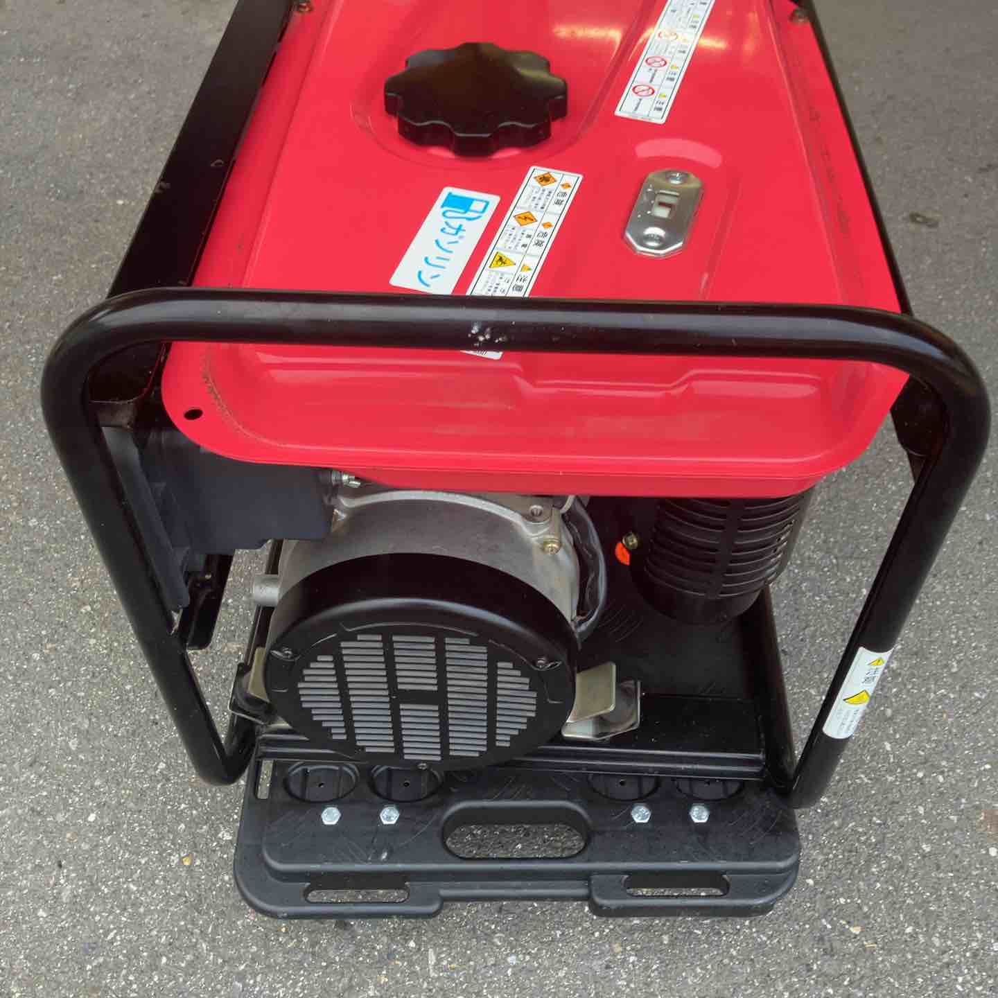 新ダイワ　EGR2600　発電機　中古品 中古品・店頭受取り限定】 新ダイワ/Shindaiwa エンジン発電機・EG2600