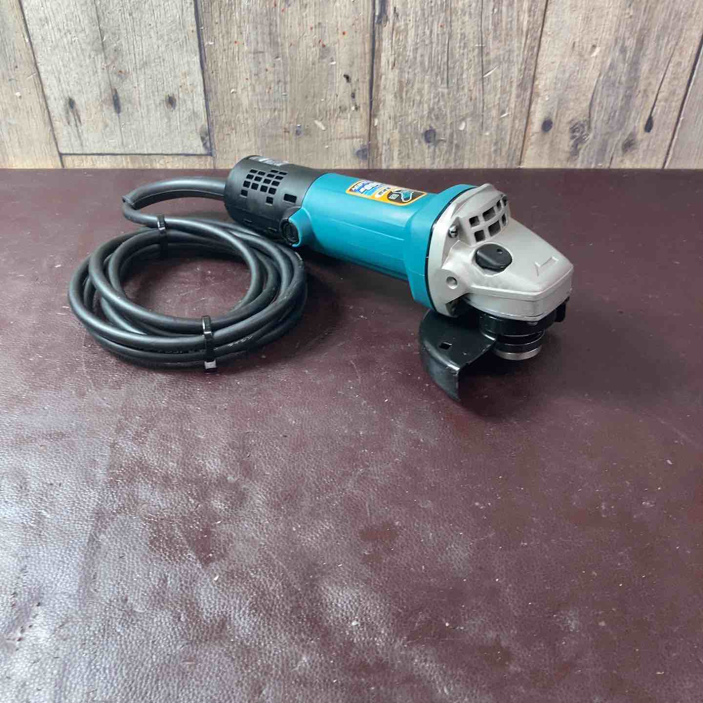 中古品】マキタ(makita) 100mmディスクグラインダ 9533B【東大和店