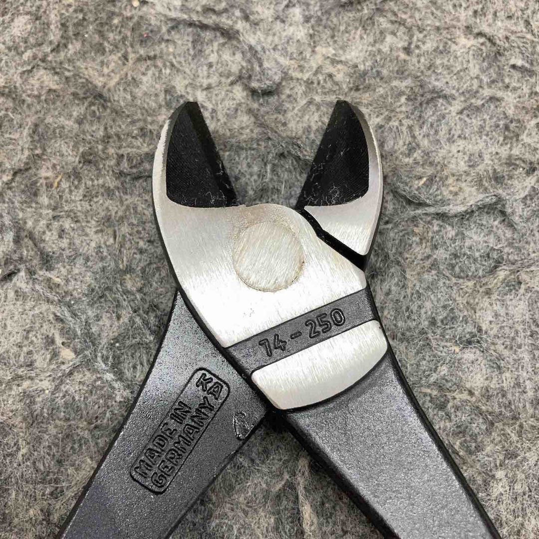 【中古美品】 クニペックス/KNIPEX 強力型斜ニッパー 硬線用 全長250mm コンフォートハンドル 黒防錆コート 7402-250 【鴻巣店】