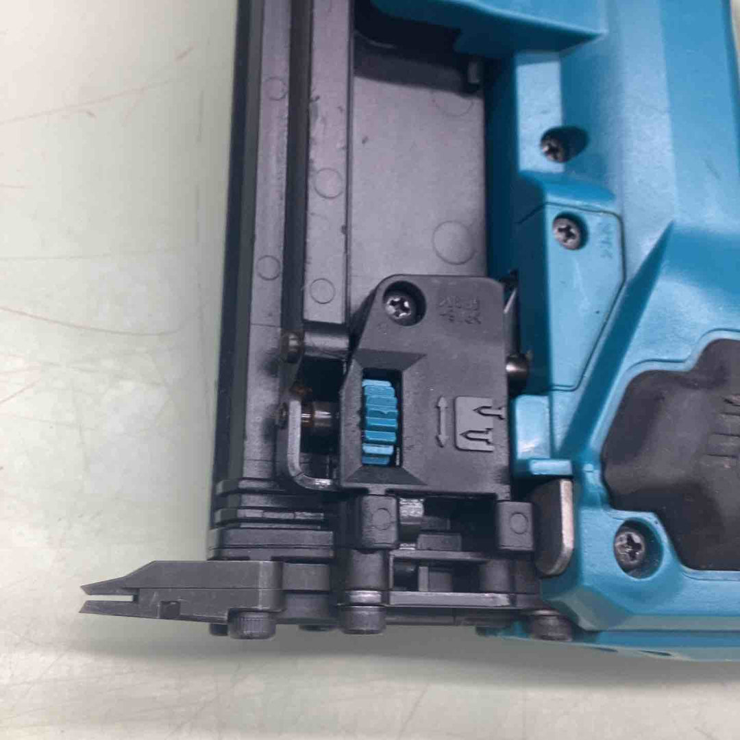 ◇マキタ 充電式35mm面木釘打ち機 FN350DZ【越谷店】