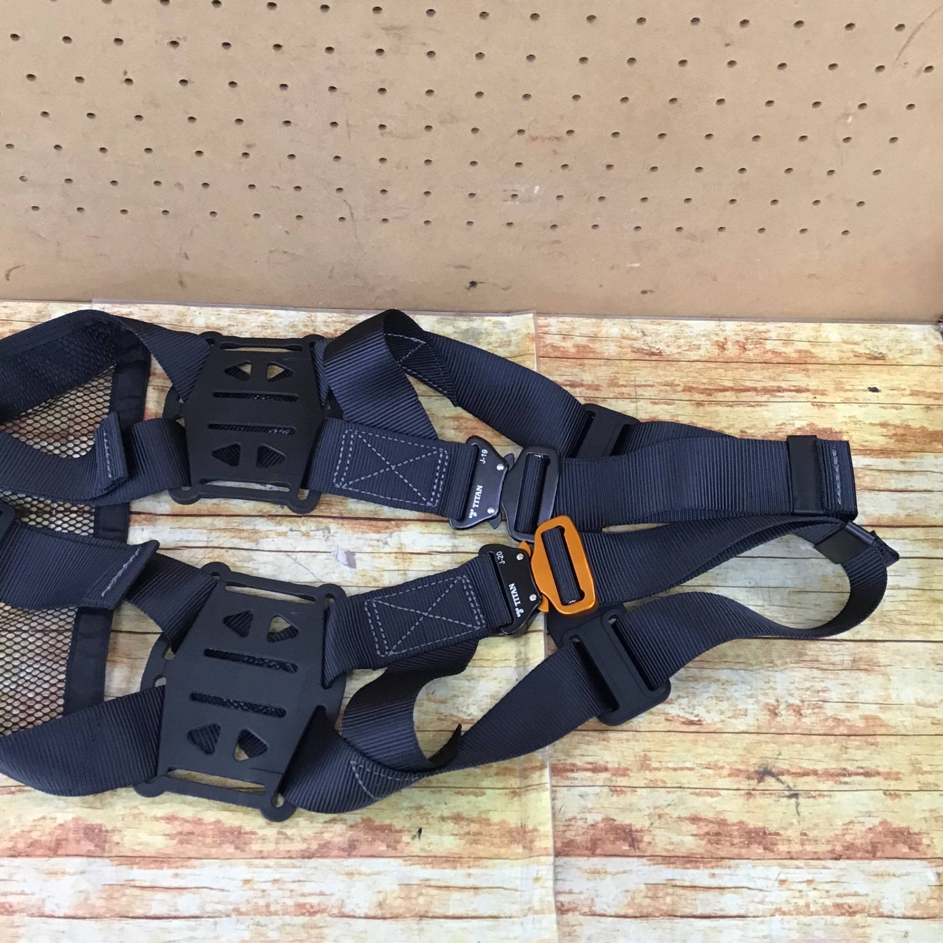 あこ様専用】フルハーネス タイタン EX zero HL-Z100 Mサイズ あこ様専用】フルハーネス タイタン EX zero HL-Z100 Mサイズ