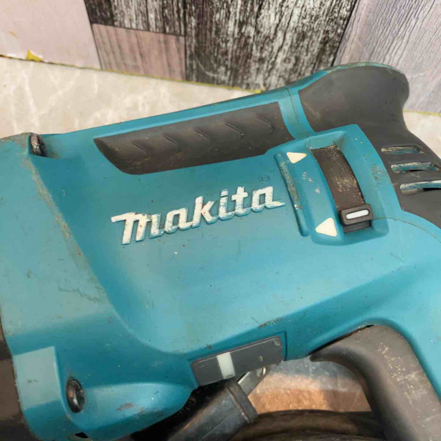 マキタハンマードリルHR2300  未使用品 Amazon | マキタ(Makita) ハンマドリル 2モード 23mm HR2300