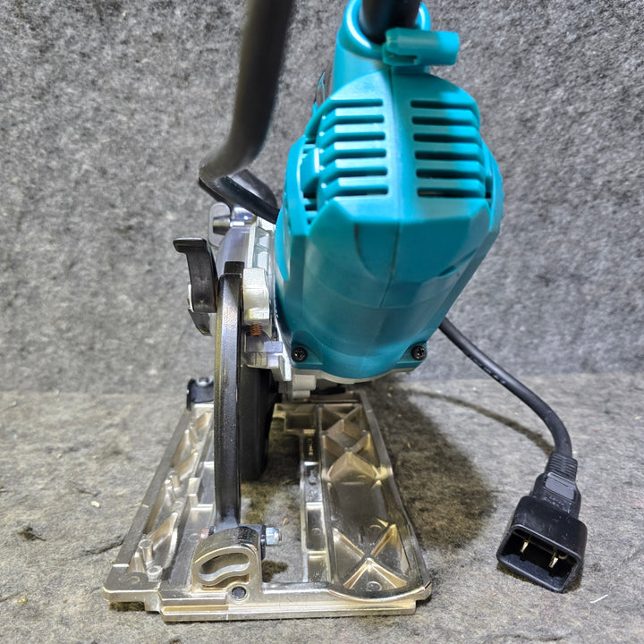 【中古品・マキタ製新品刃取付け済み！延長コード付き！】マキタ(makita) 防じん丸のこ KS5200FX【桶川店】