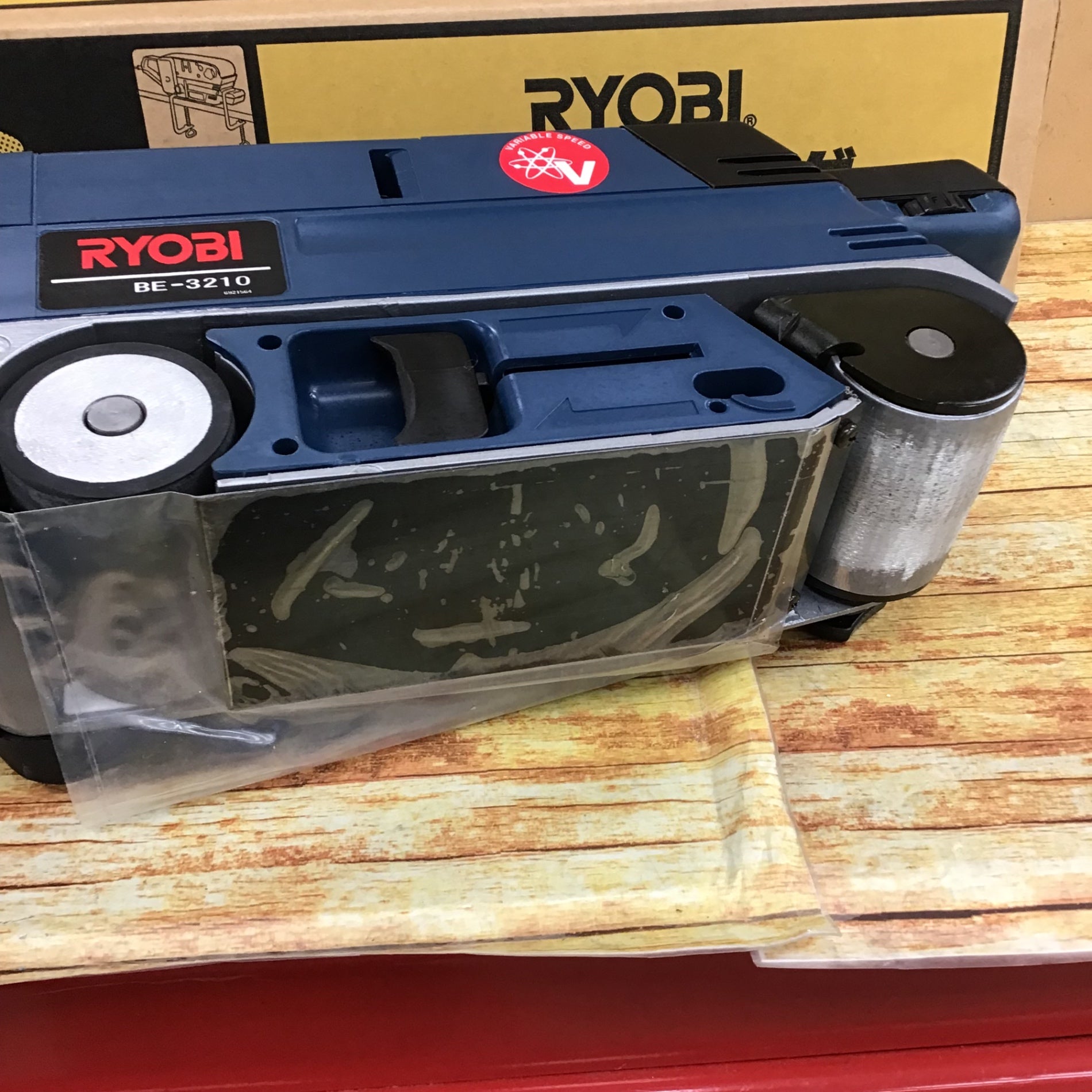 リョービ(RYOBI) ベルトサンダー BE-3210【川崎店】