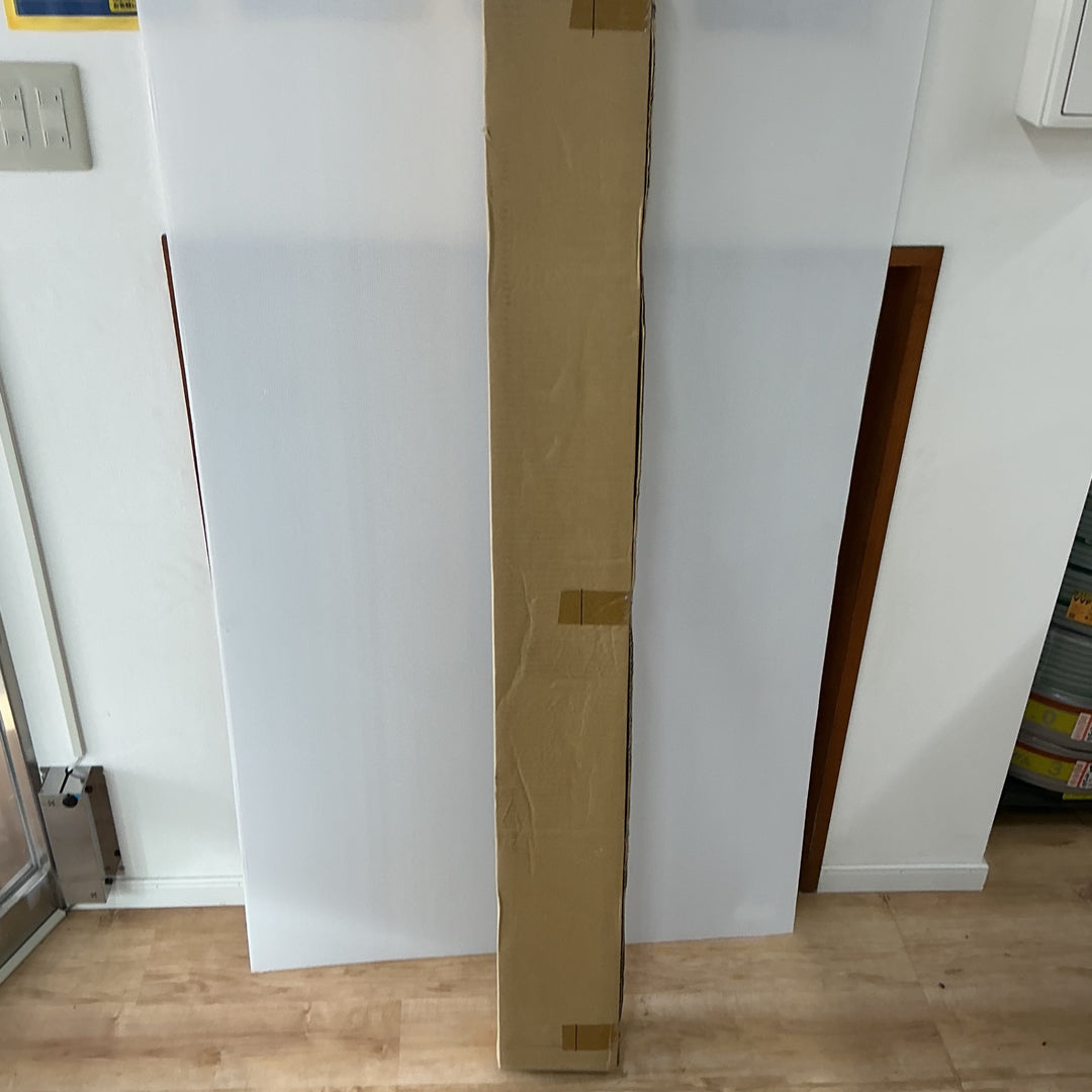 【未使用品】パナソニック(Panasonic) 一体型LED階段灯 NNCF42135LE9 幅1420mm×高160mm③【電材館越谷店】