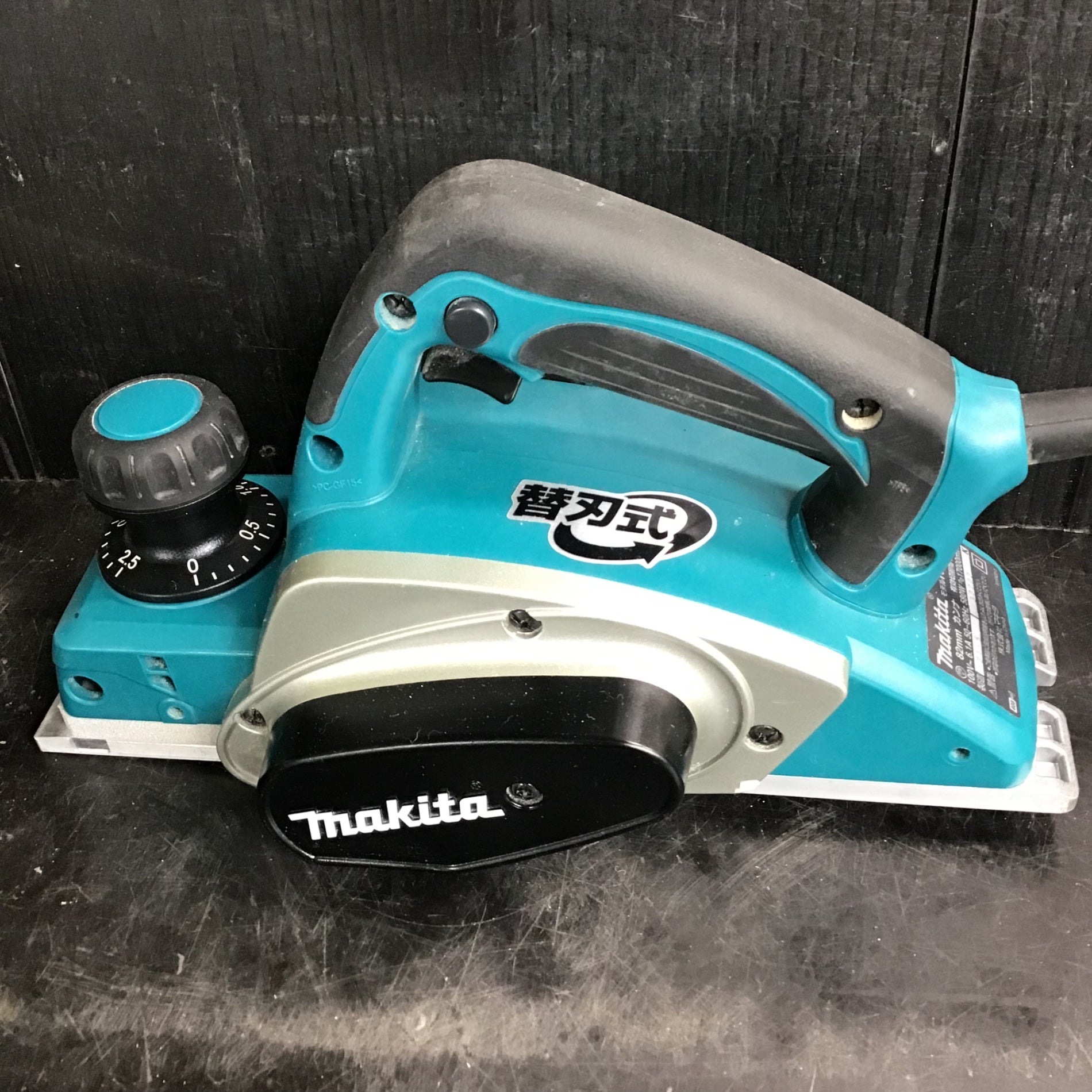 ☆マキタ(makita) 電気カンナ KP0800ASP 替刃式【草加店】 – アクトツールオンラインショップ