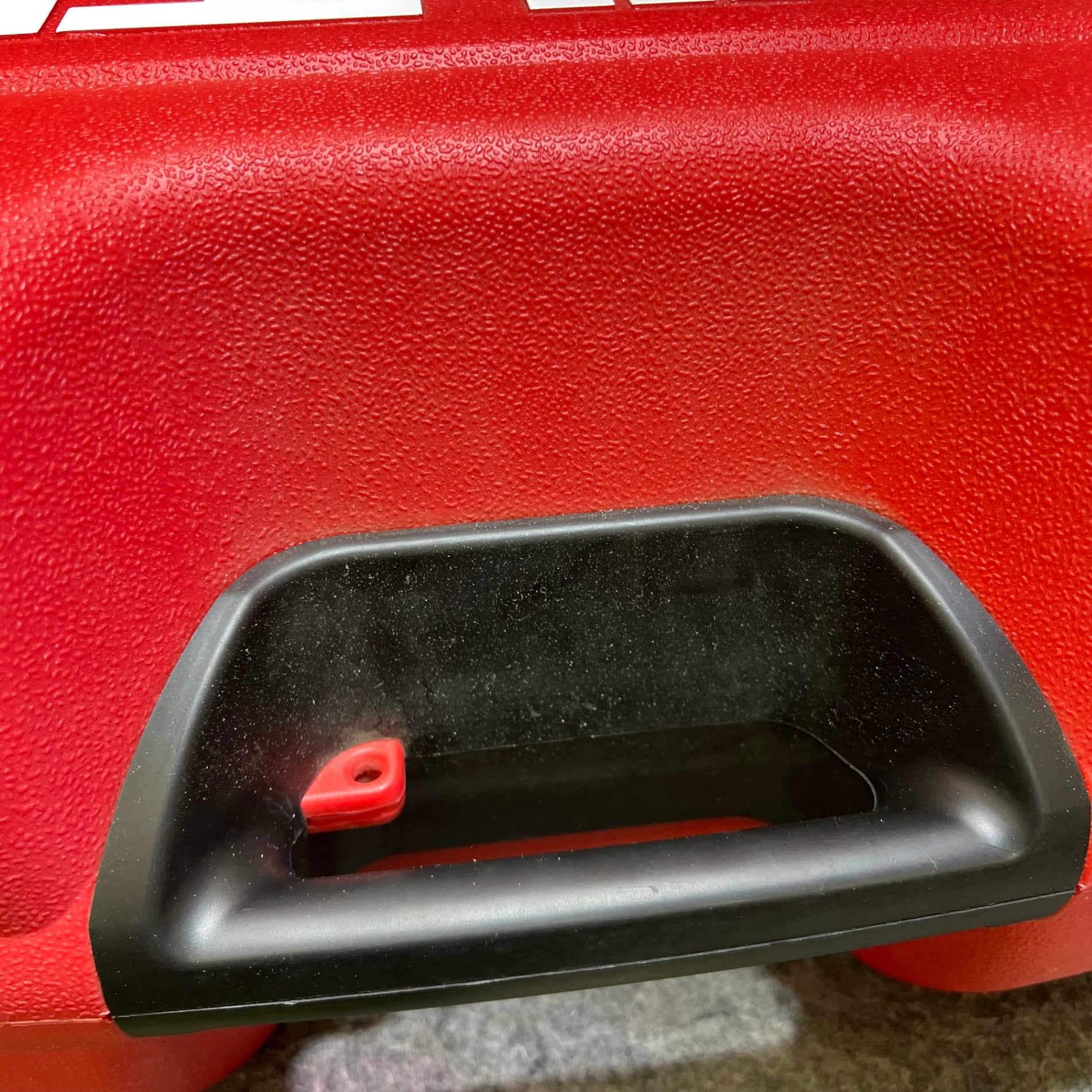 サマーセール!未使用】 HILTI ヒルティ 充電式サーキュラーソー サマーセール!未使用】 HILTI ヒルティ 充電式サーキュラーソー