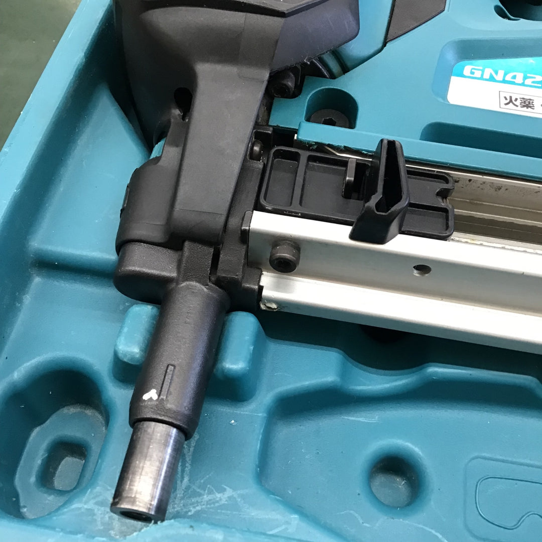 【中古美品】 マキタ/makita コードレスコンクリート用ガスピン打ち機・GN420C 【鴻巣店】