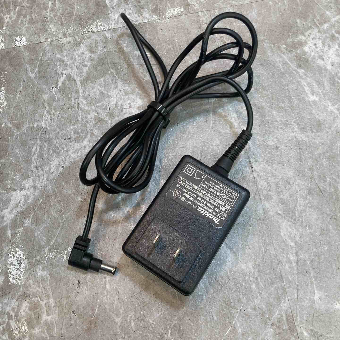★マキタ(makita) コードレスラジオ MR108B【八潮店】