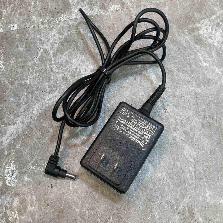★マキタ(makita) コードレスラジオ MR108B【八潮店】