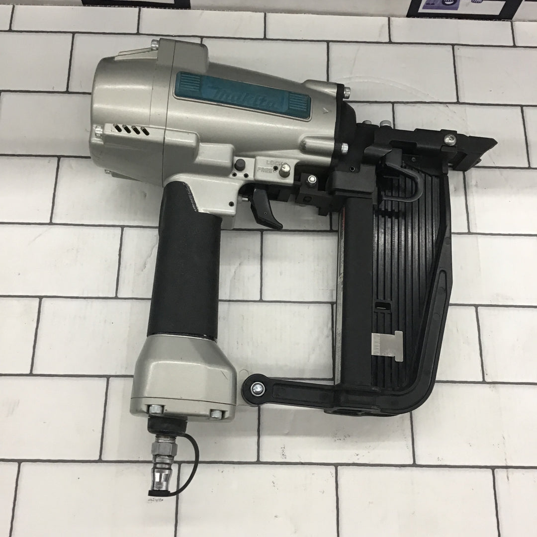 ☆マキタ(makita) 常圧フロアタッカー AT1150【所沢店】