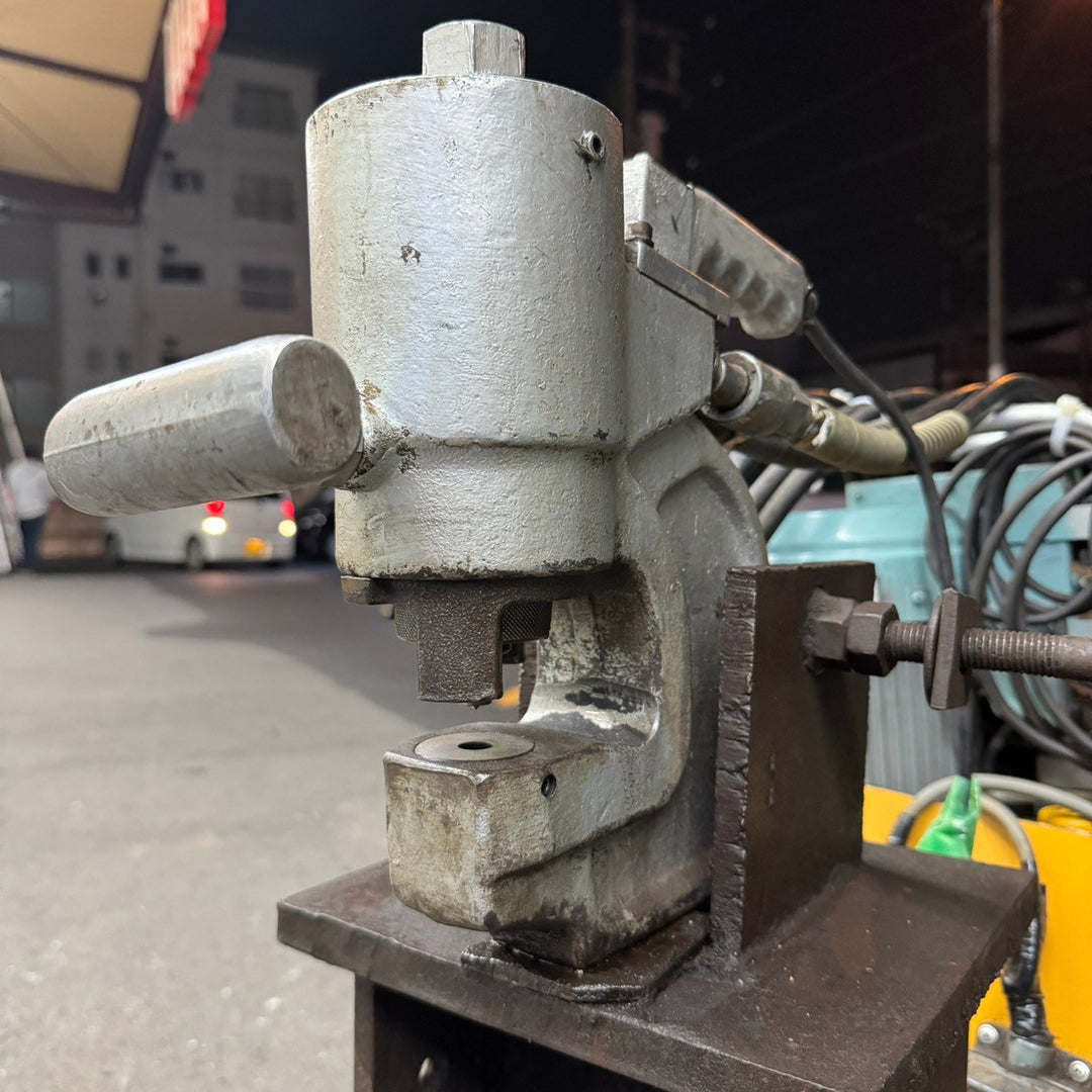 【中古・店頭受取り限定】 IKD 池田製作所 油圧パンチャー 油圧ヘッド 型式不明 油圧 三協 WP-H2SW 油滲み有り 【桶川店】