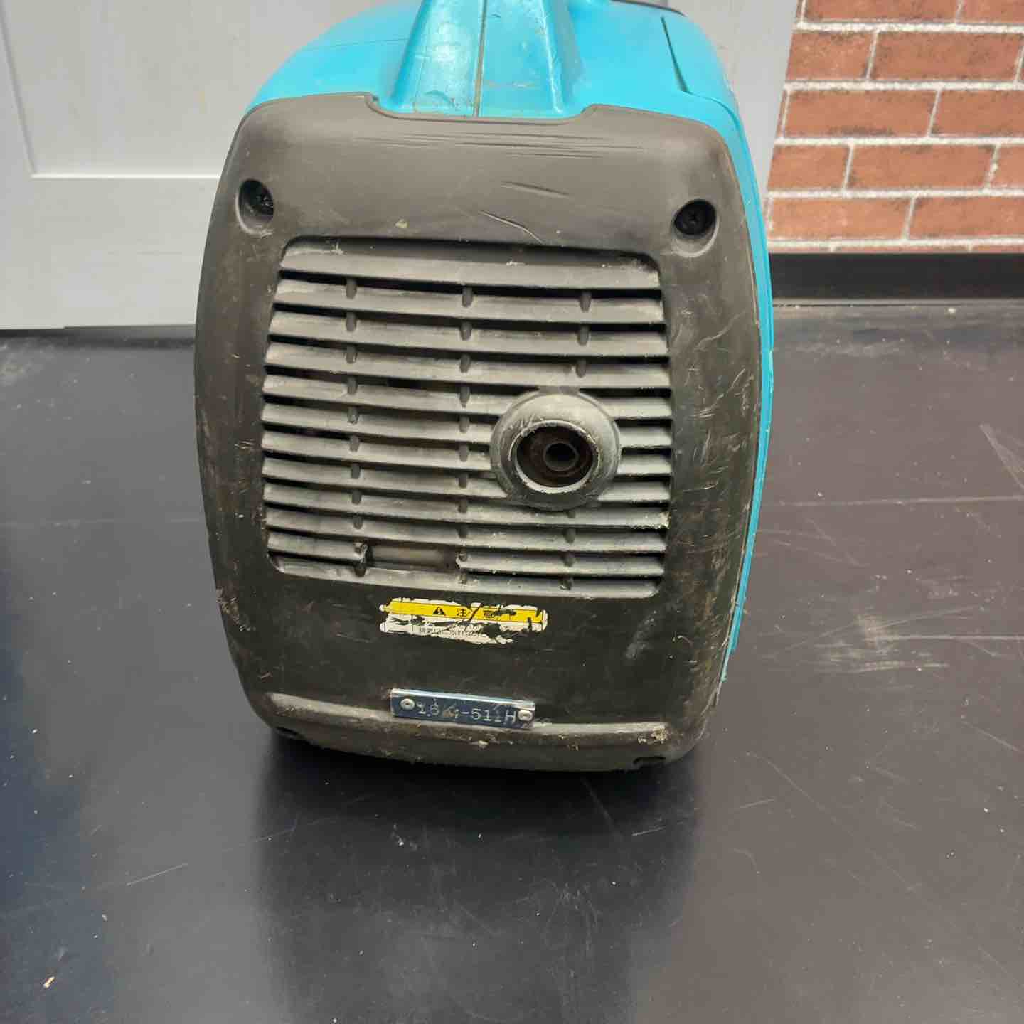 中古品】 北越工業 (エアーマン/AIRMAN) インバーター発電機 HP1600SV