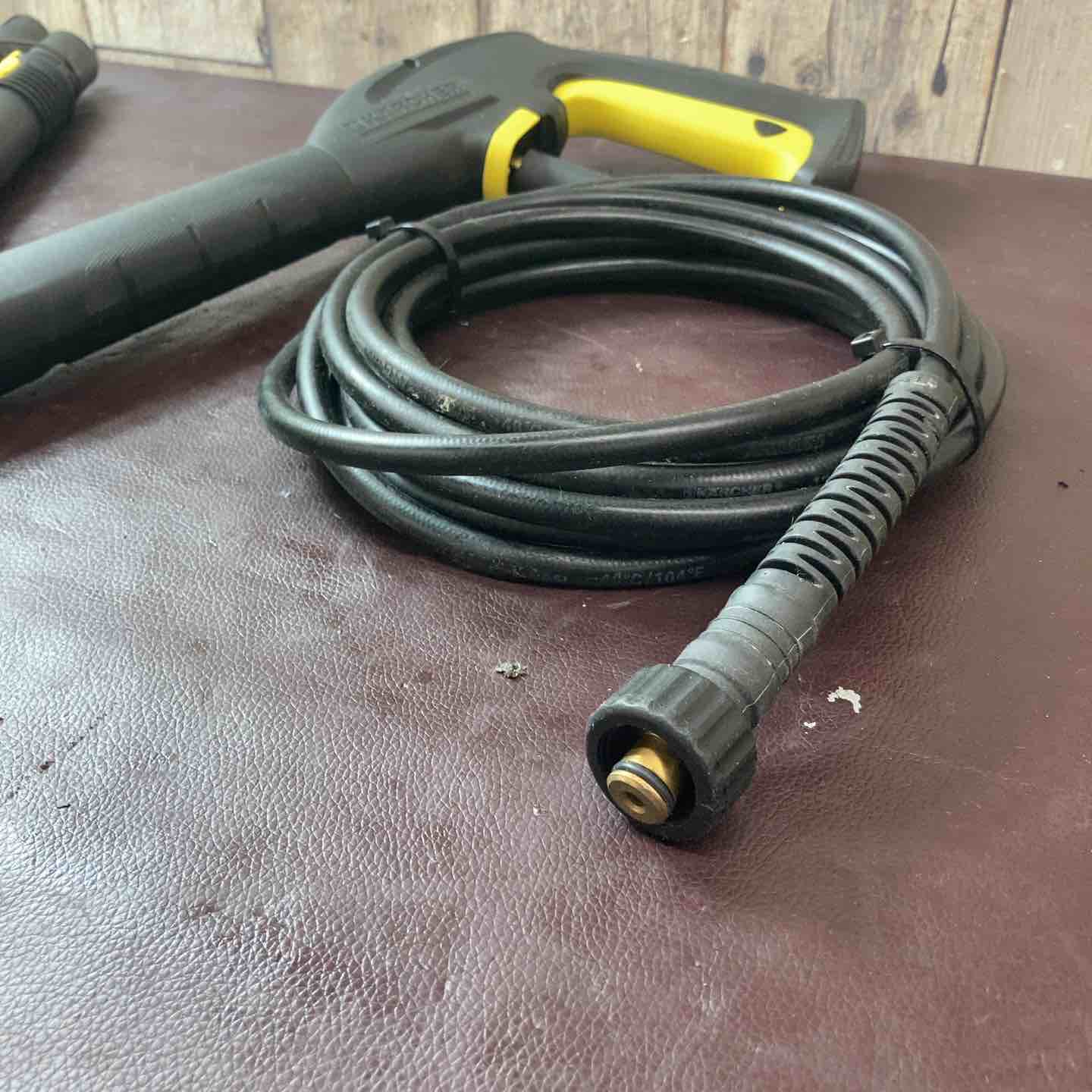 中古品】KARCHER(ケルヒャー) 高圧洗浄器 【洗剤タンク付き