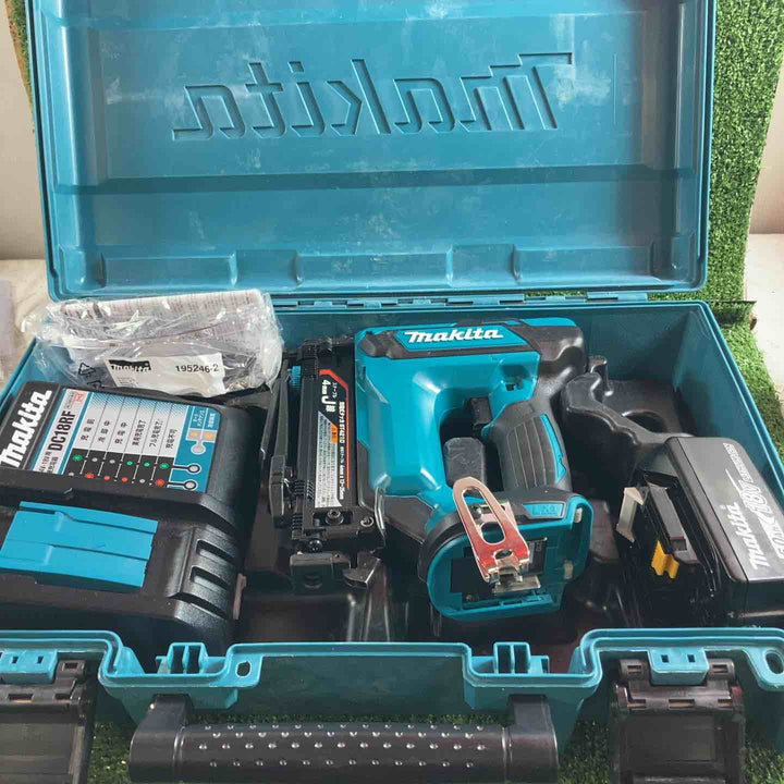 ★マキタ(makita) コードレスタッカ ST421DRG【川崎店】