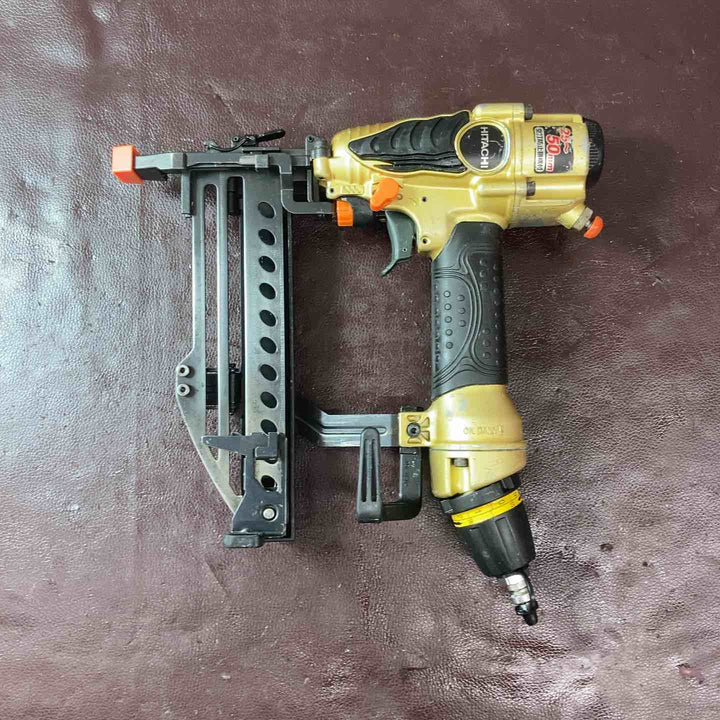 【中古品】ハイコーキ(HIKOKI ※旧:日立工機) 高圧フロアタッカ N5004HMF【東大和店】