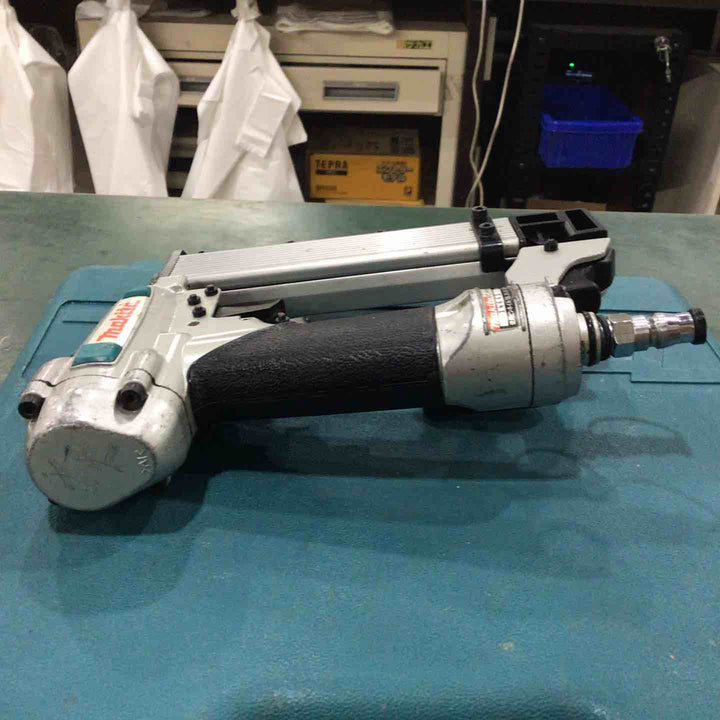 ★マキタ(makita) 常圧ピンネイラ AF351【川口店】