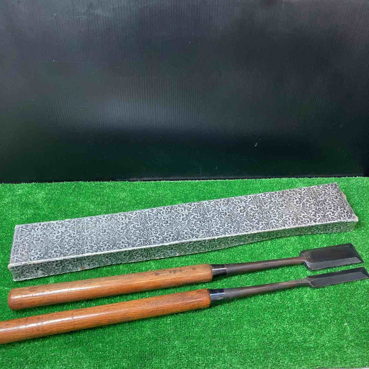 在銘 「越秀」」 突き鑿 二本組 赤樫柄 共箱付き 突きのみ 和工具 」【岩槻店】