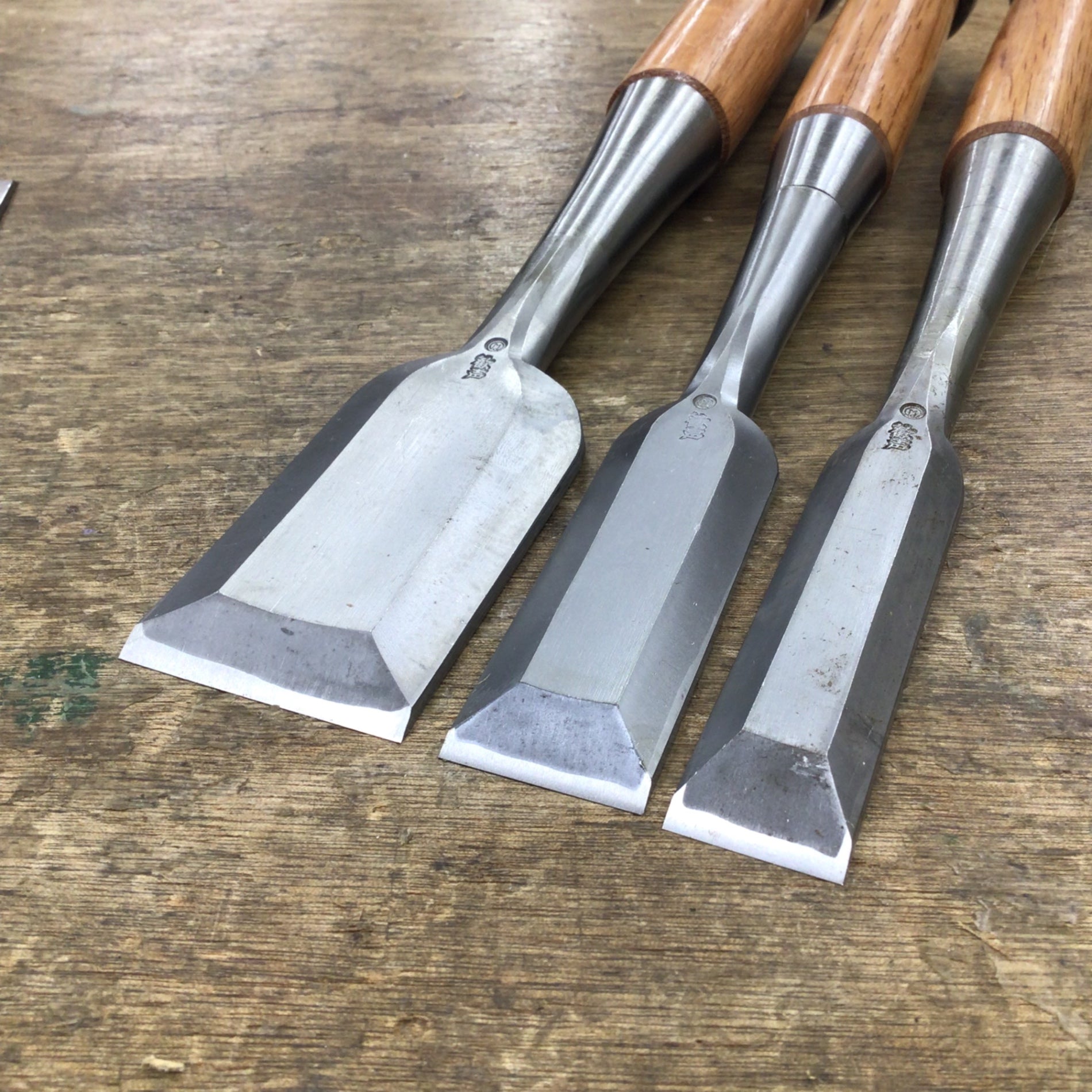 歓声 金山鉄夫 鉋　2寸【野田愛宕店】【店頭取引限定】【中古】管理番号：ITCDMLKI4UDA 小鉋を買うなら 大工道具専門店(PRO SHOP HOKUTO)