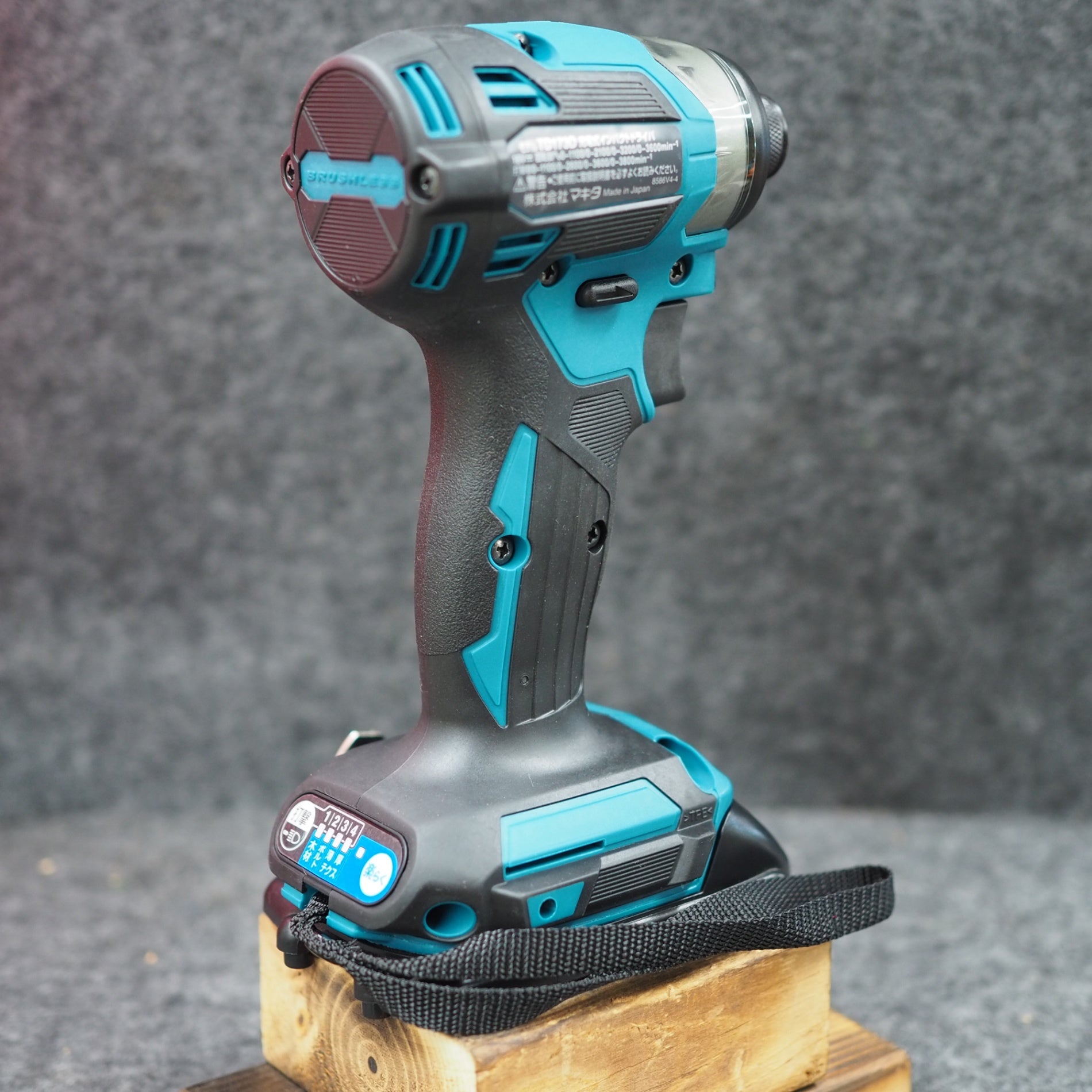 未使用品】マキタ/makita コードレスインパクトドライバー TD173DZ