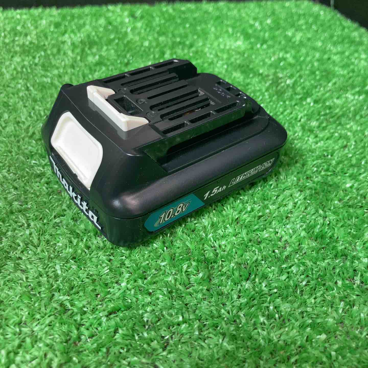 【中古品】◇充電式インパクトドライバー＆充電式ドライバードリル（10.8V1.5Ahバッテリー＋充電器付き）まとめ4点セット♪【岩槻店】 中古品】◇充電式インパクトドライバー＆充電式ドライバードリル（10.8