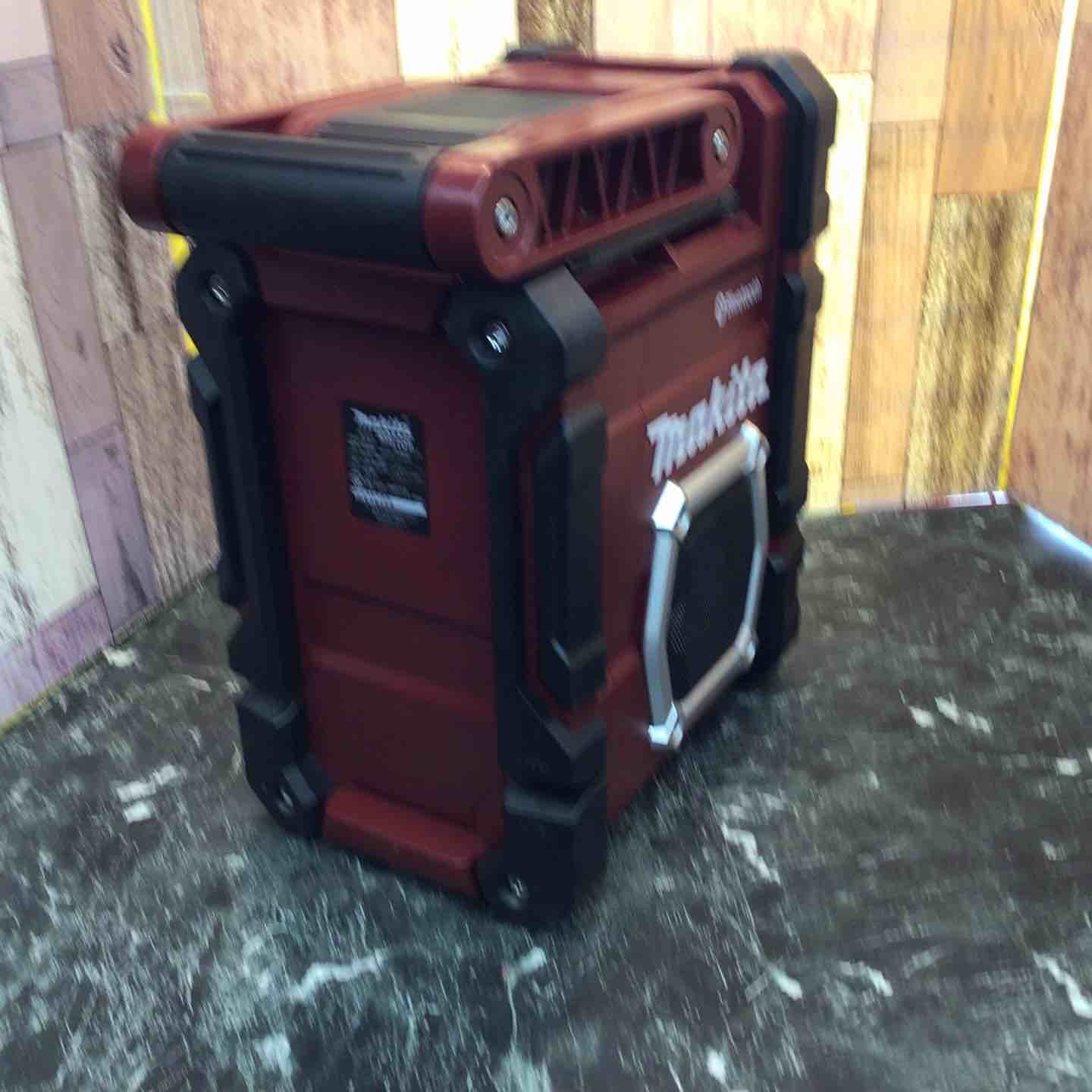◇マキタ(makita) コードレスラジオ MR108AR(限定色