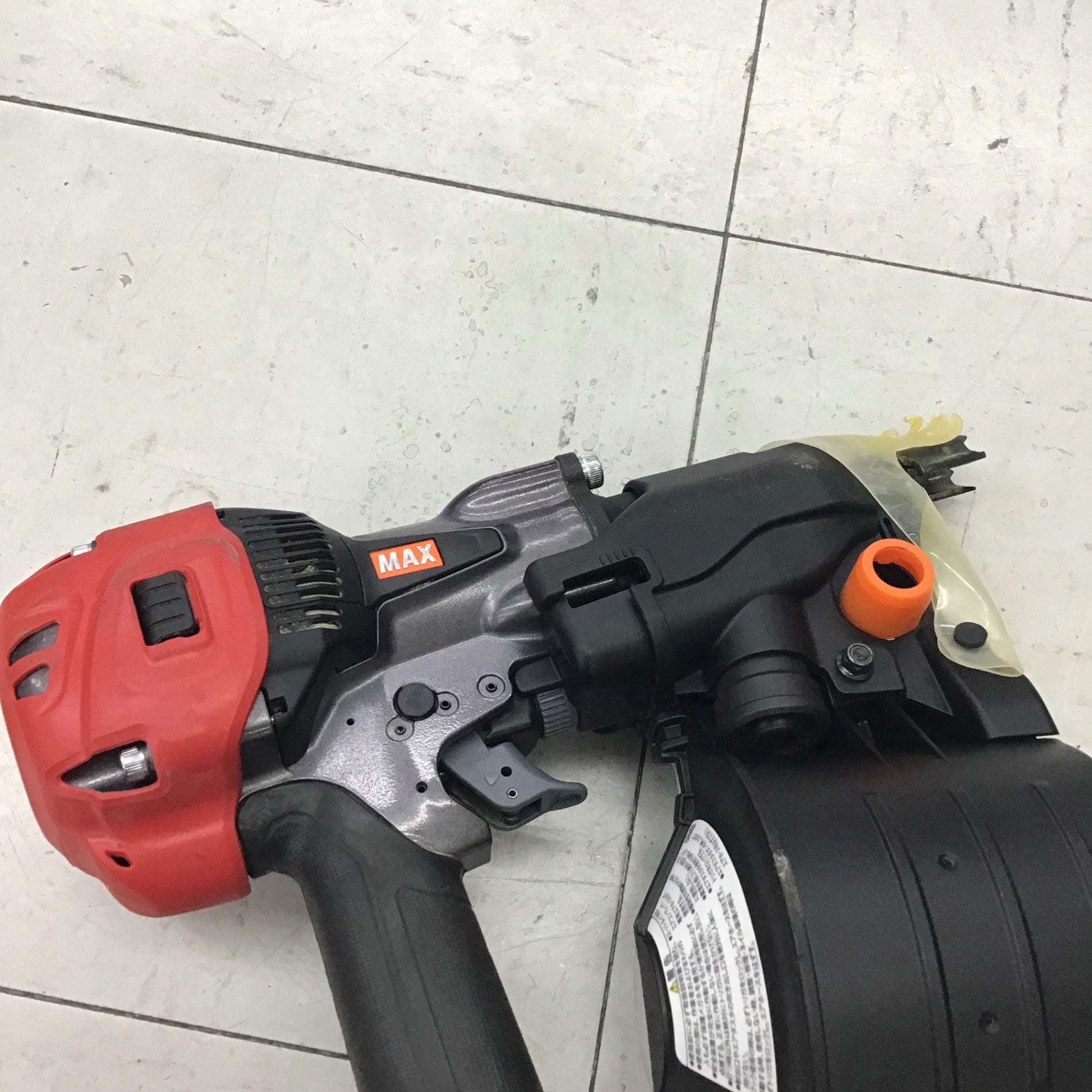 中古品】 マックス/MAX 高圧エア釘打ち機・HN-75N2(D) 【鴻巣店 中古品】 マックス/MAX 高圧エア釘打ち機・HN-75N2(D) 【鴻巣店