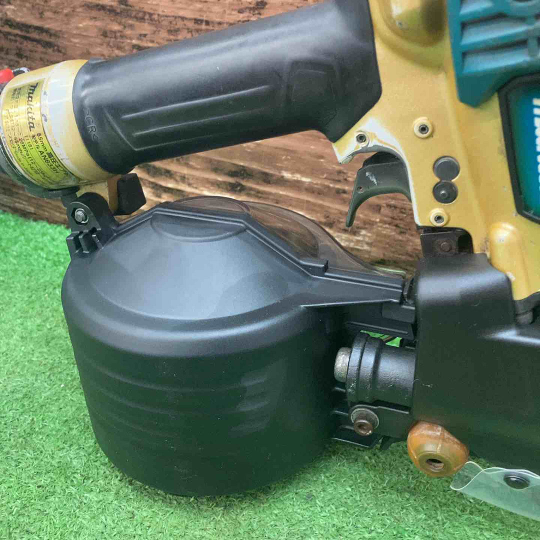 【中古品】makita/マキタ 65mm 高圧エア釘打 エアダスタ付 ゴールド AN633HSP1【川越店】