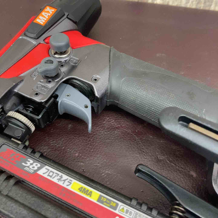 【中古品】マックス(MAX) 高圧フロアタッカー HA-38F4(D)【東大和店】