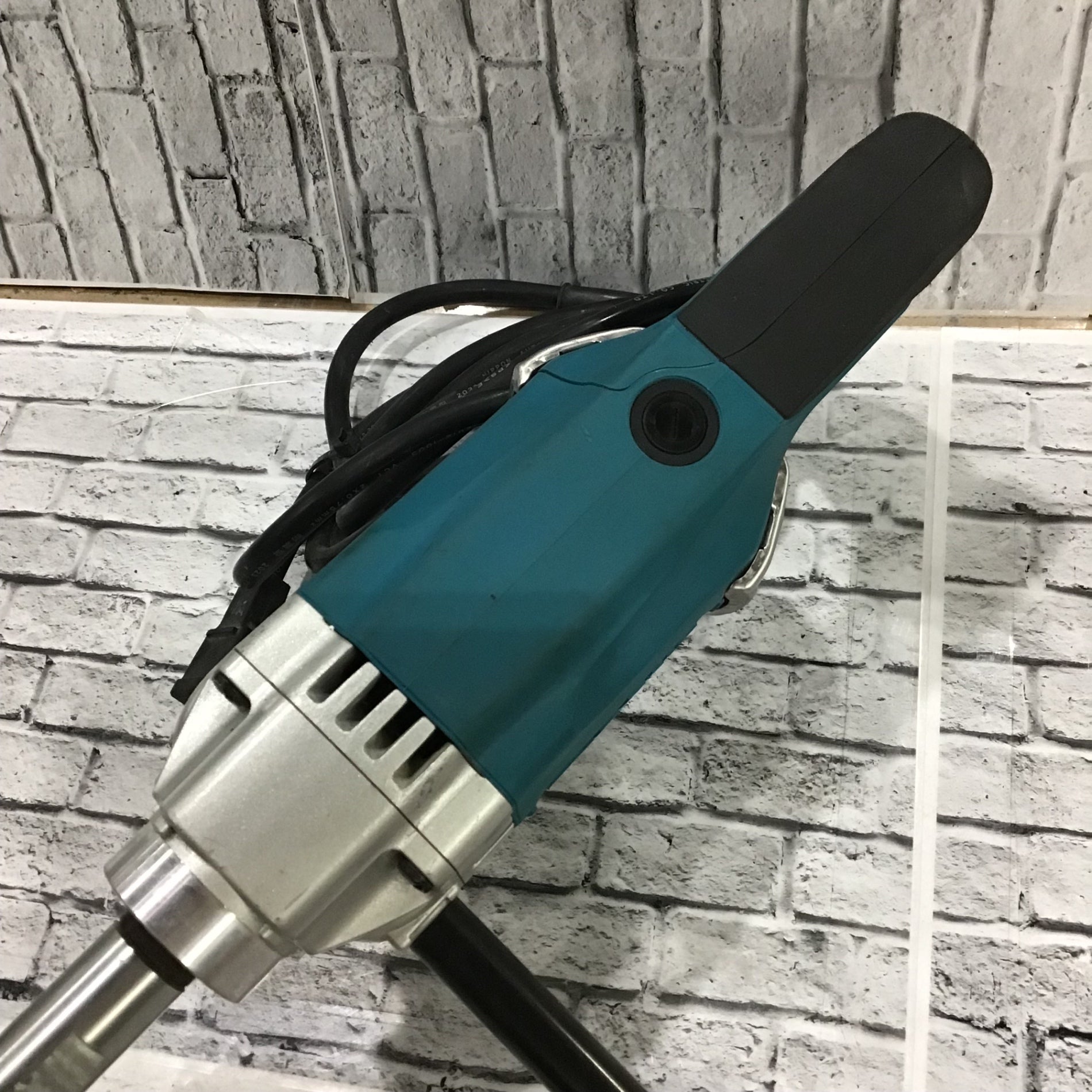 ☆マキタ(makita) コンクリートかくはん機 UT1305【川口店】 – アクト