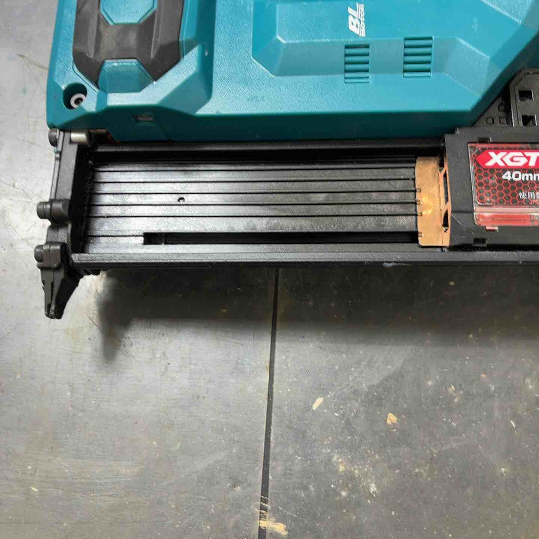 【中古品】マキタ(makita) 40mmコードレス仕上釘打 FN001GRDX【所沢店】