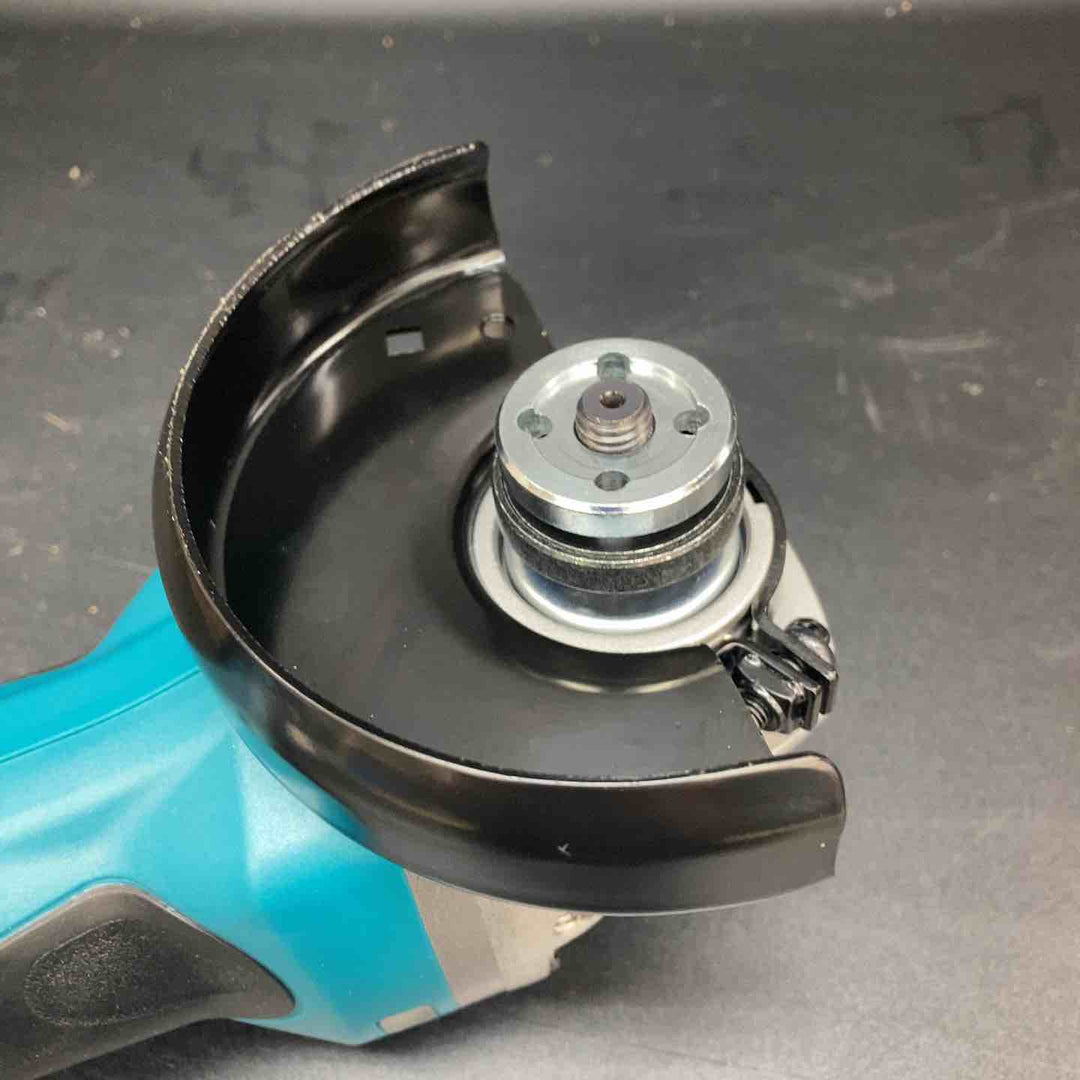 マキタ(makita) コードレスディスクグラインダ GA402DZ【川越店】