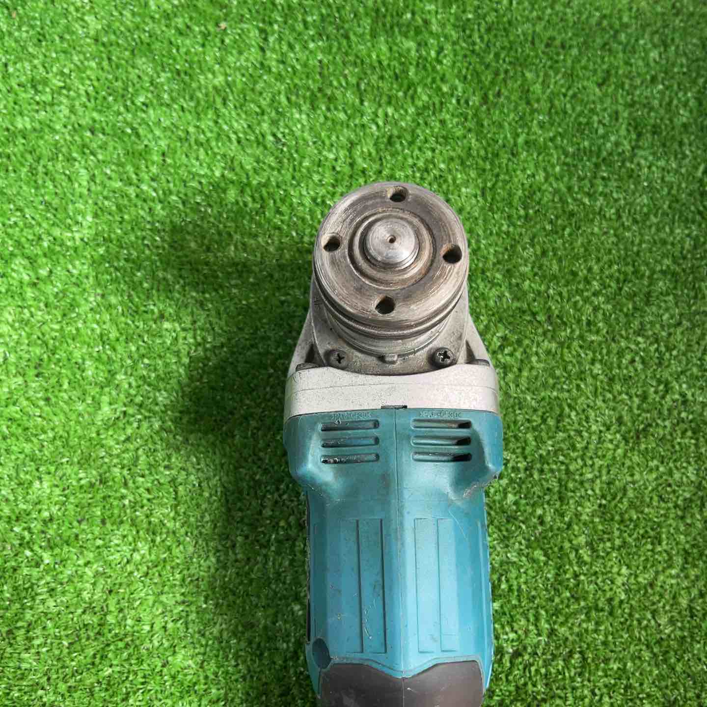 マキタ　125mm ディスクグラインダ　9535B 中古品 4357】makita マキタ 125mm ディスクグラインダ 9535B 研磨機 電動工具