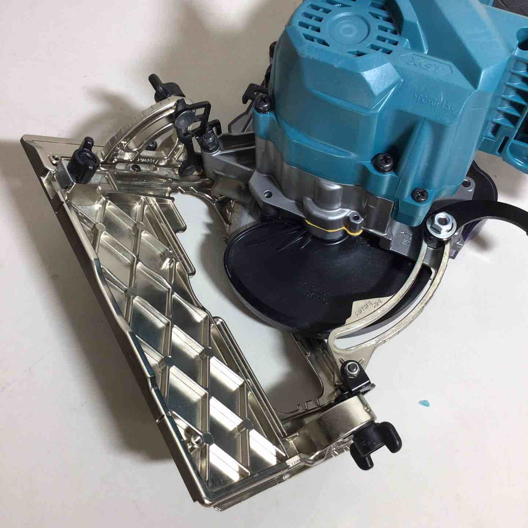 ★マキタ(makita) コードレス防じんマルノコ KS001GZ【戸田店】