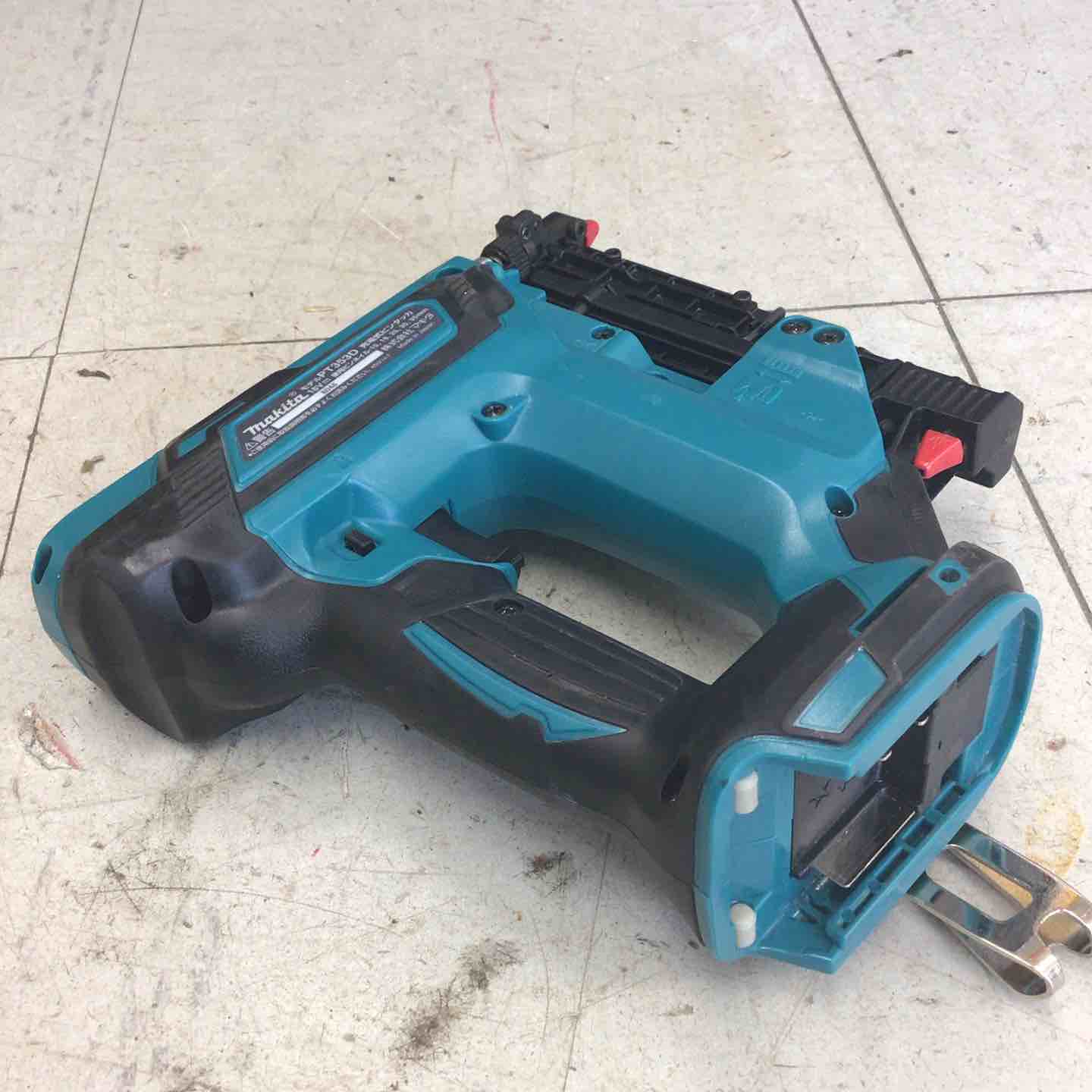 中古品】 マキタ/makita コードレスピンネイラ PT353DZ 【鴻巣店